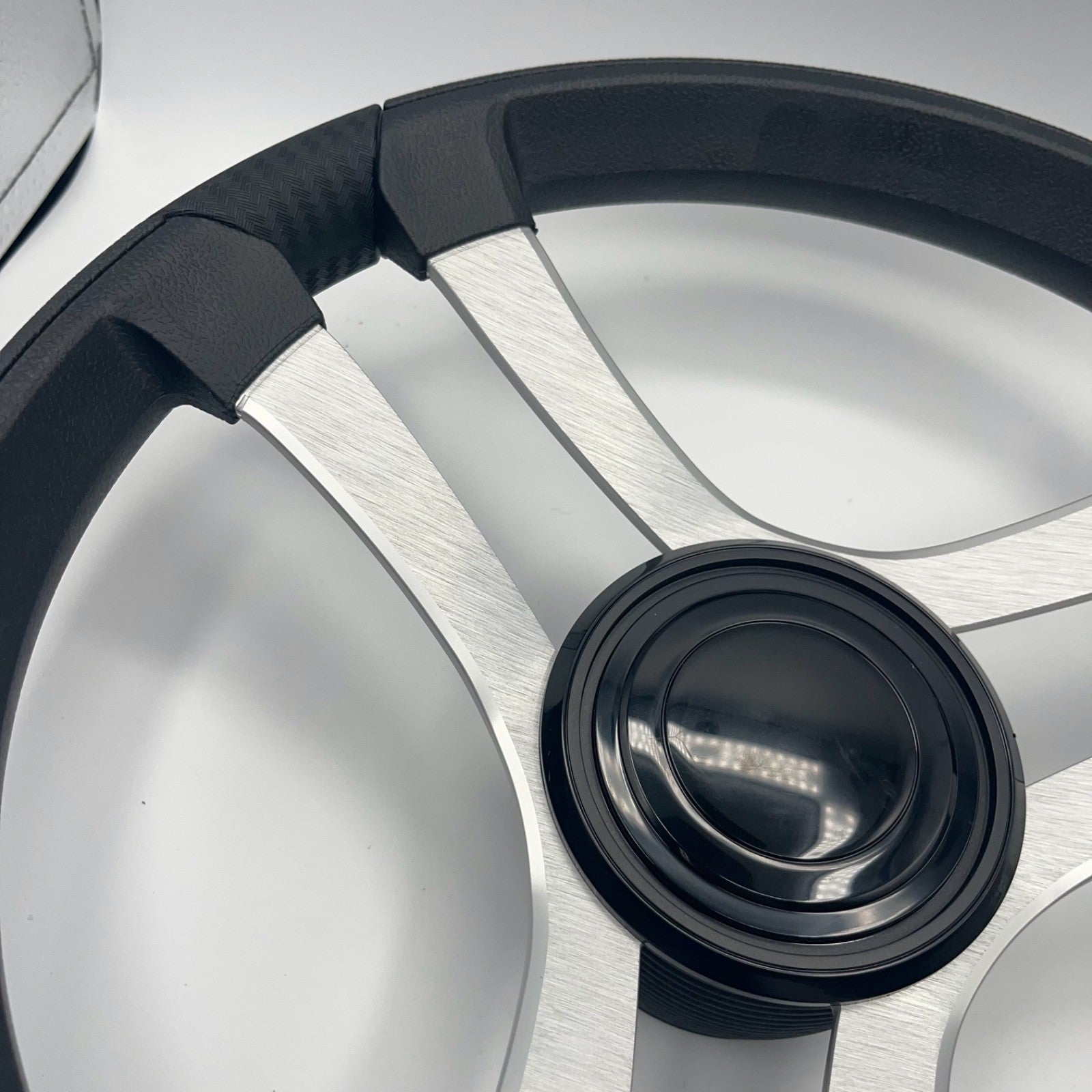 Benaco Boat Steering Wheel Brushed Aluminum Spokes | LG Black Snap-in