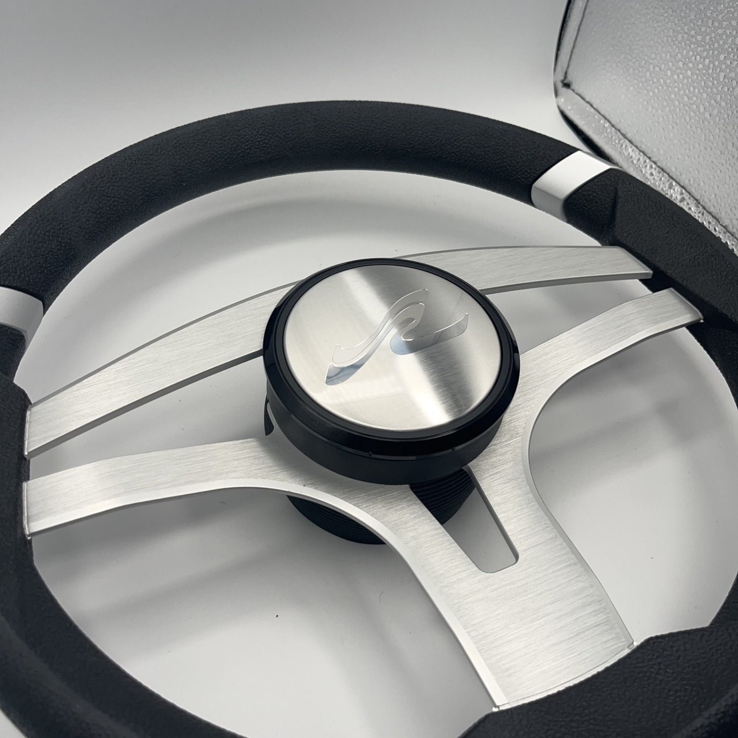 Badia Boat Steering Wheel Brushed Aluminum Spokes | SeaRay Boats