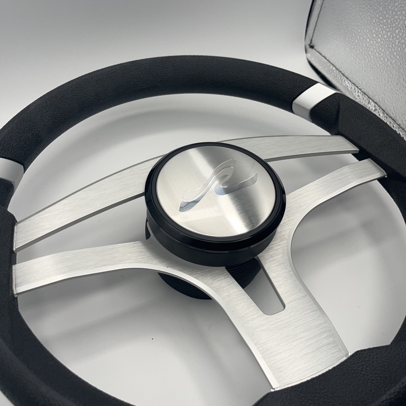 Badia Boat Steering Wheel Brushed Aluminum Spokes | SeaRay Boats