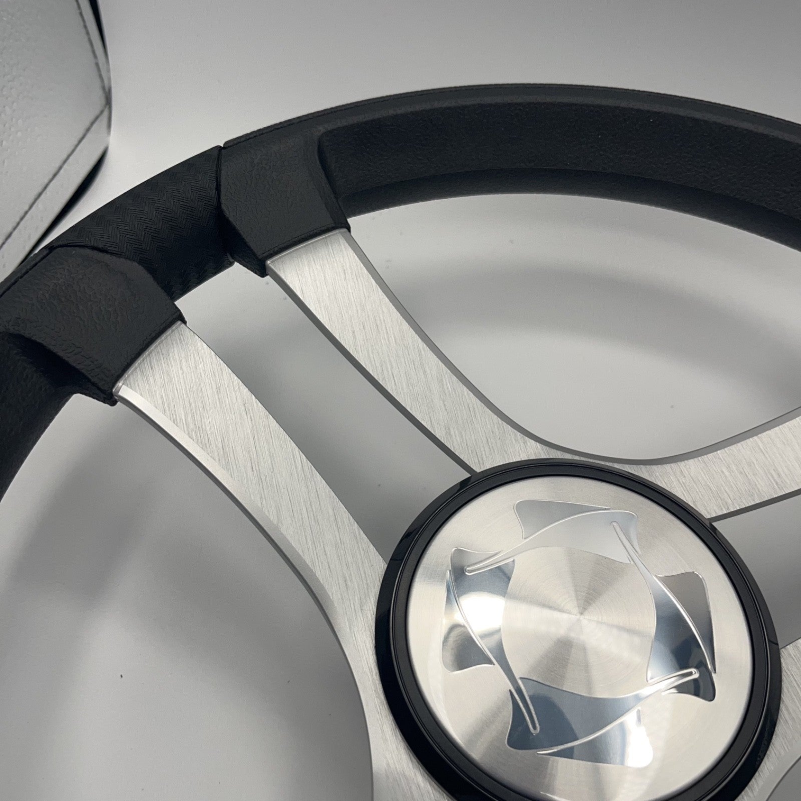 Benaco Boat Steering Wheel Brushed Aluminum Spokes | Stingray