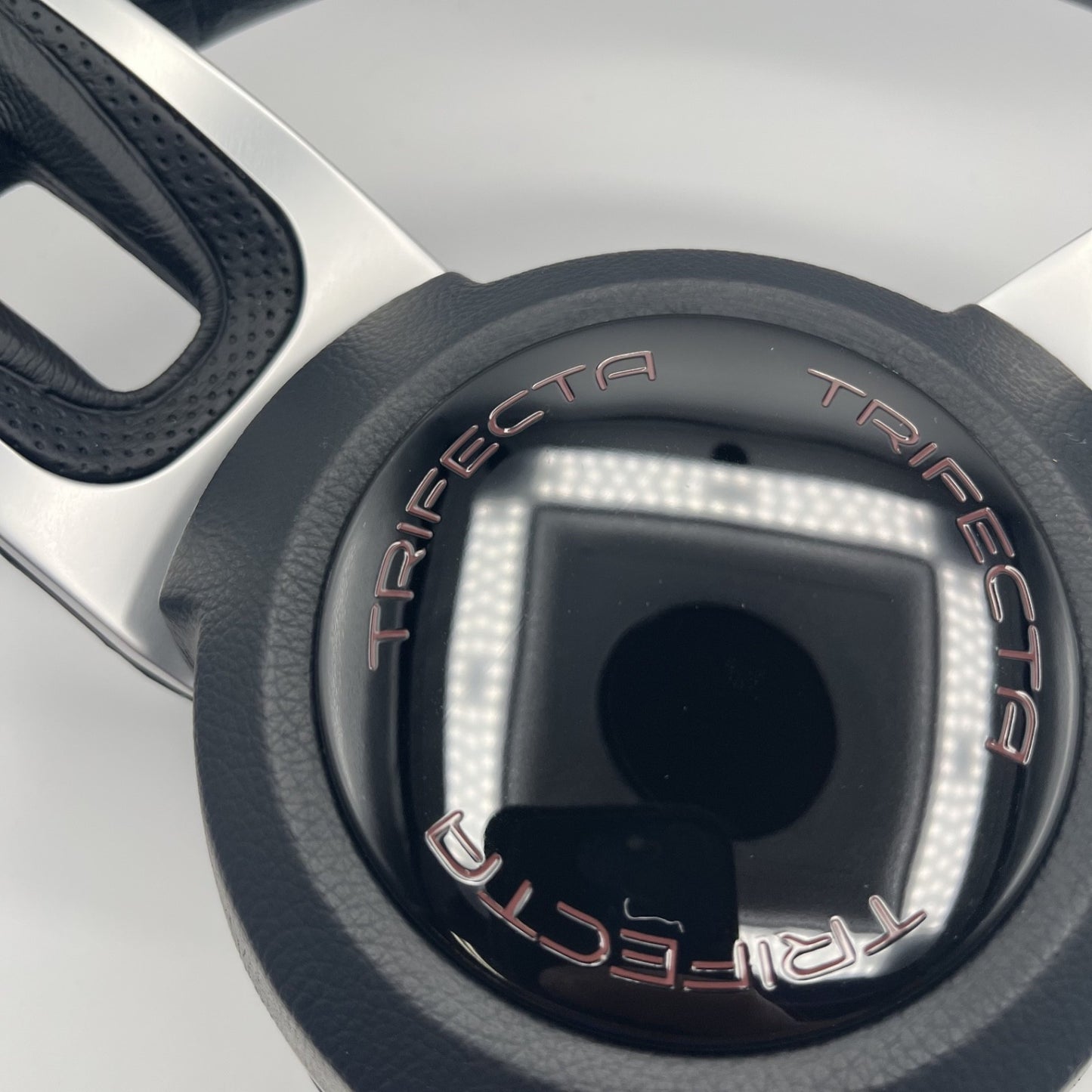 Gussi Italia Black Model 702 Steering Wheel | Trifecta Boats