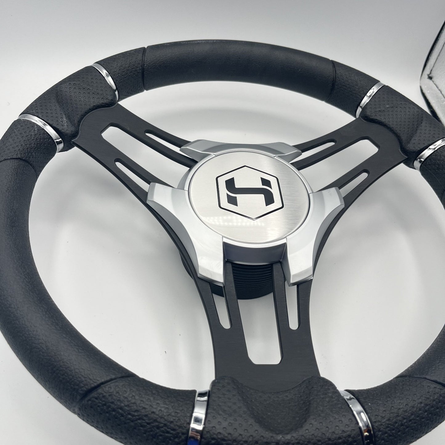 Gussi Italia Boat Steering Wheel Black Brushed Alum Spokes | Harris
