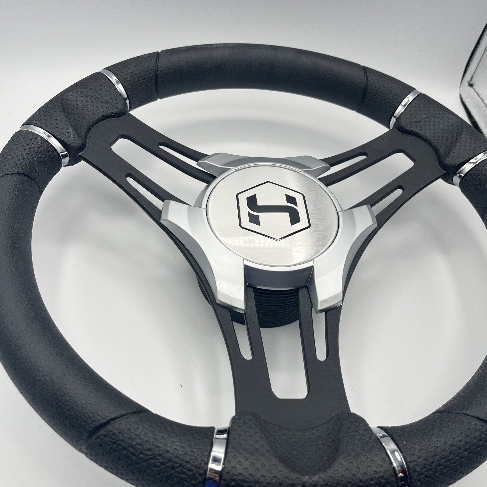 Gussi Italia Boat Steering Wheel Black Brushed Alum Spokes | Harris