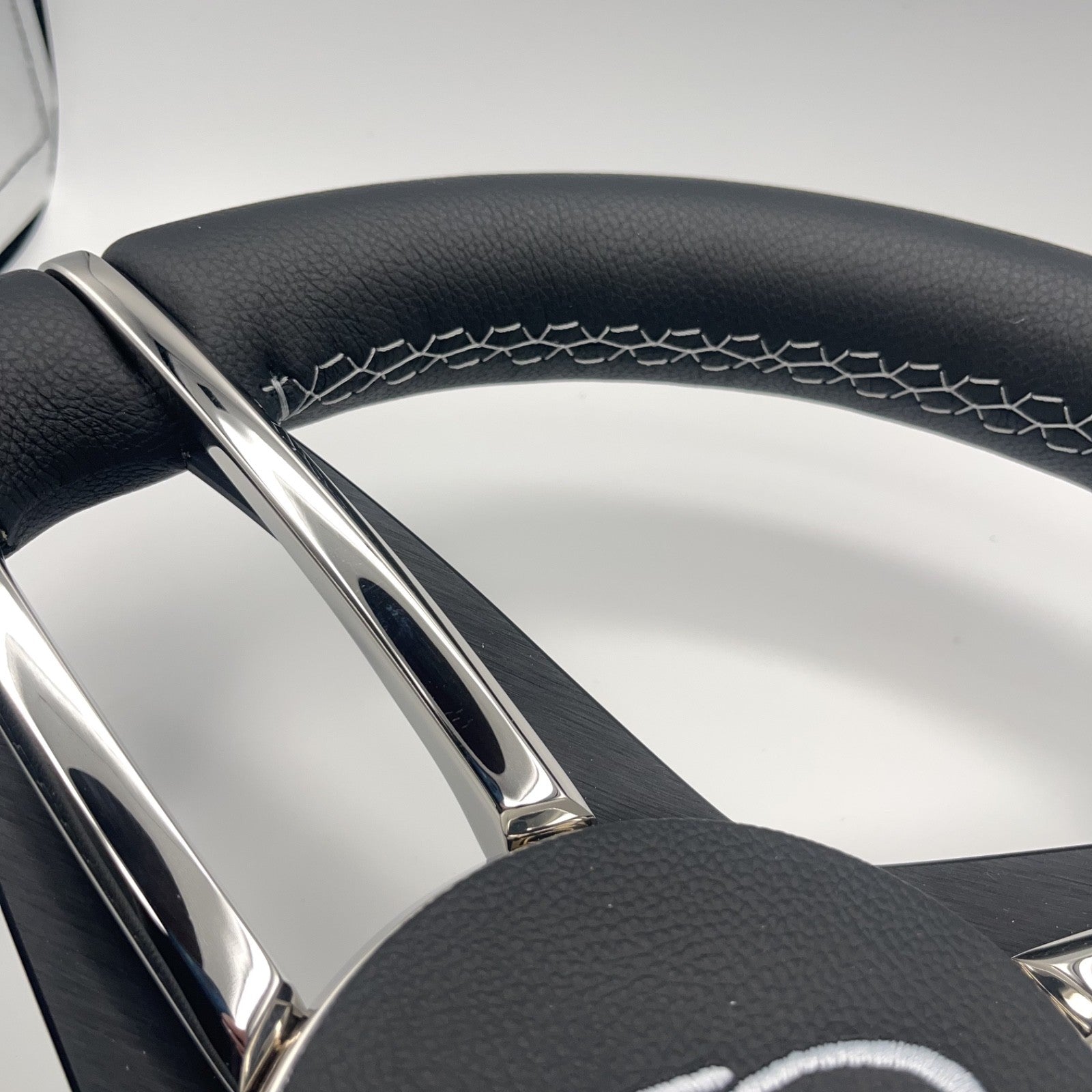 Gussi Italia Boat Steering Wheel Stainless Steel Spoke Leather Rim | APEX Boats