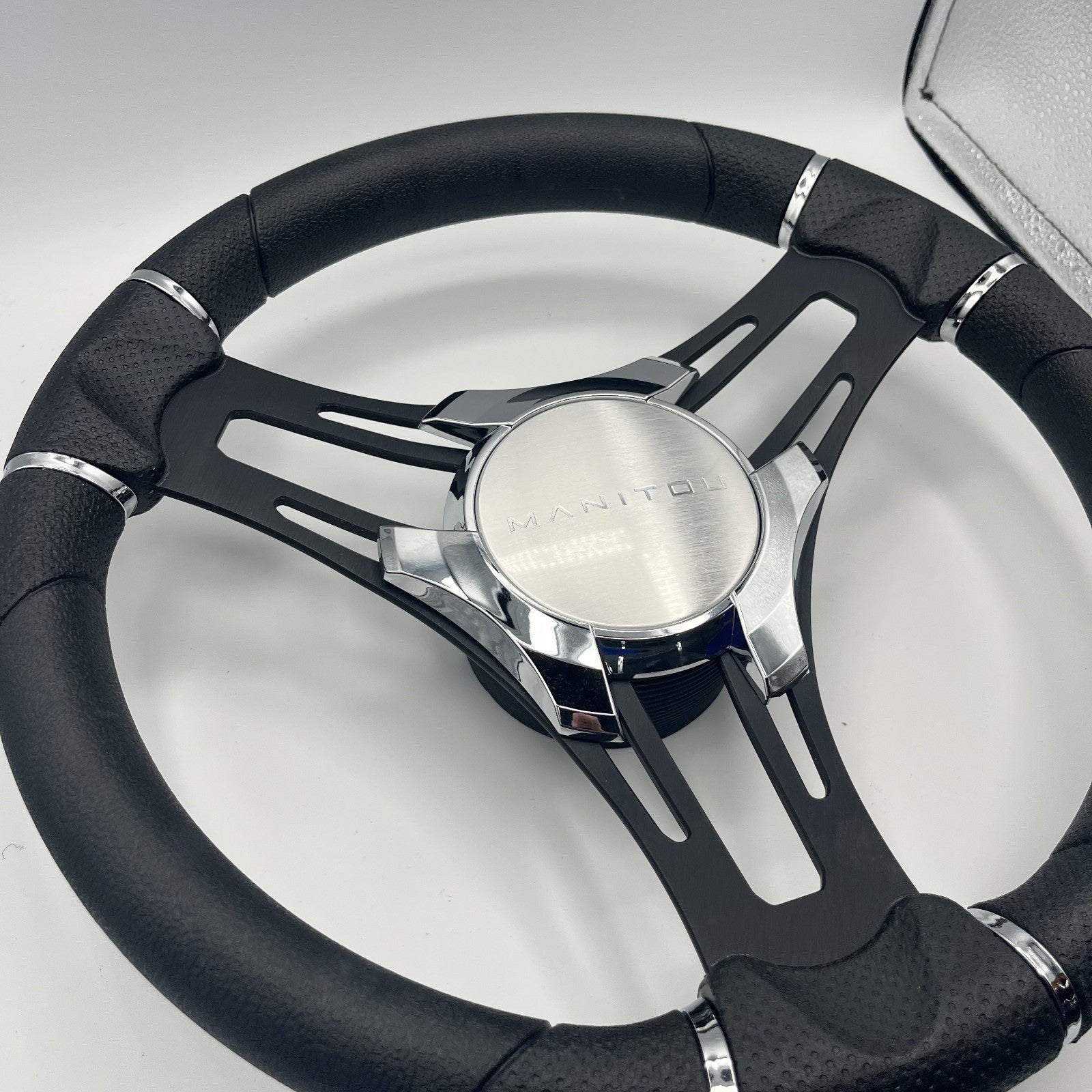 Gussi Italia Boat Steering Wheel Black Brushed Alum Spokes | Manitou