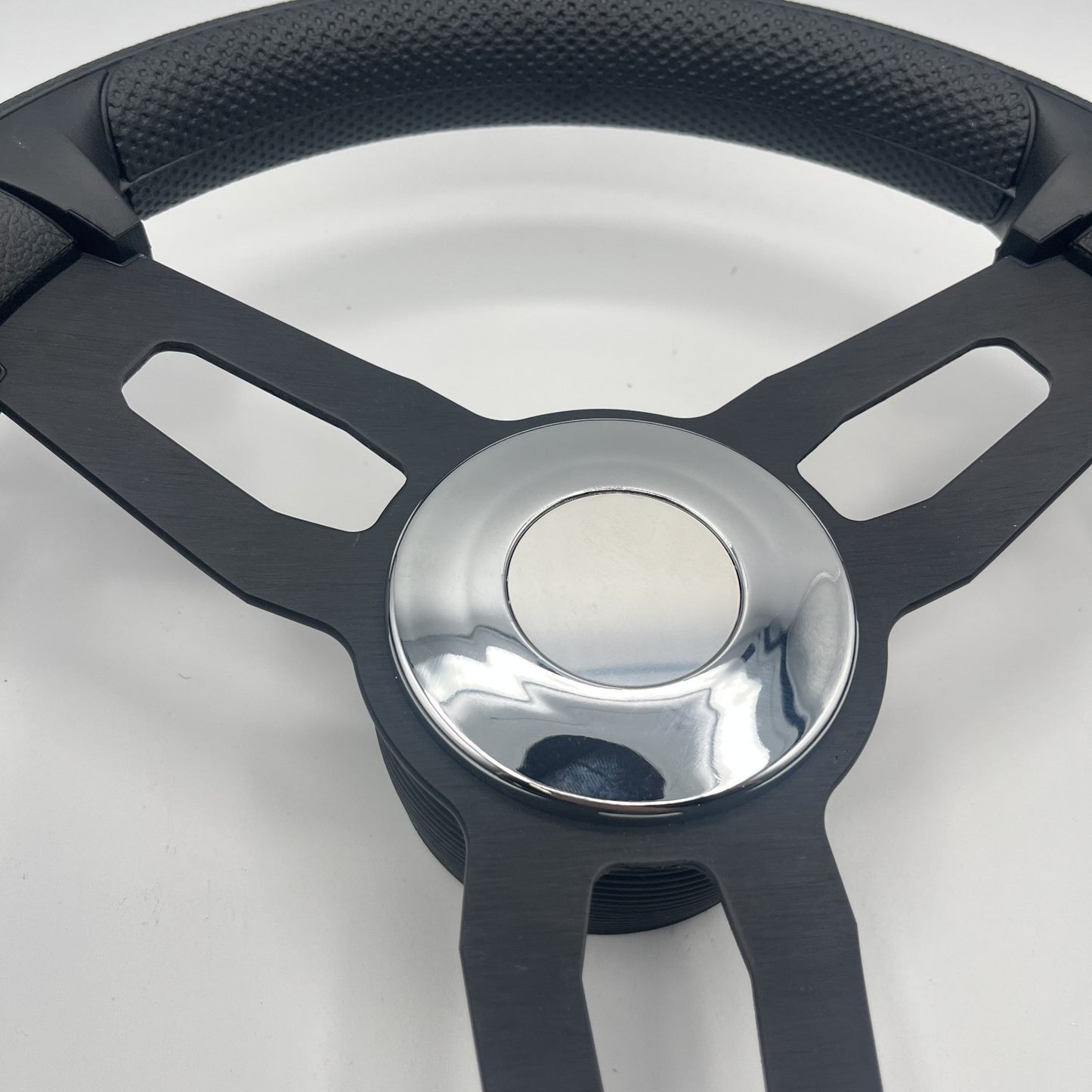 Gussi Italia Model 15 Steering Wheel Blk Brushed Alum Spokes | Chrome Gussi