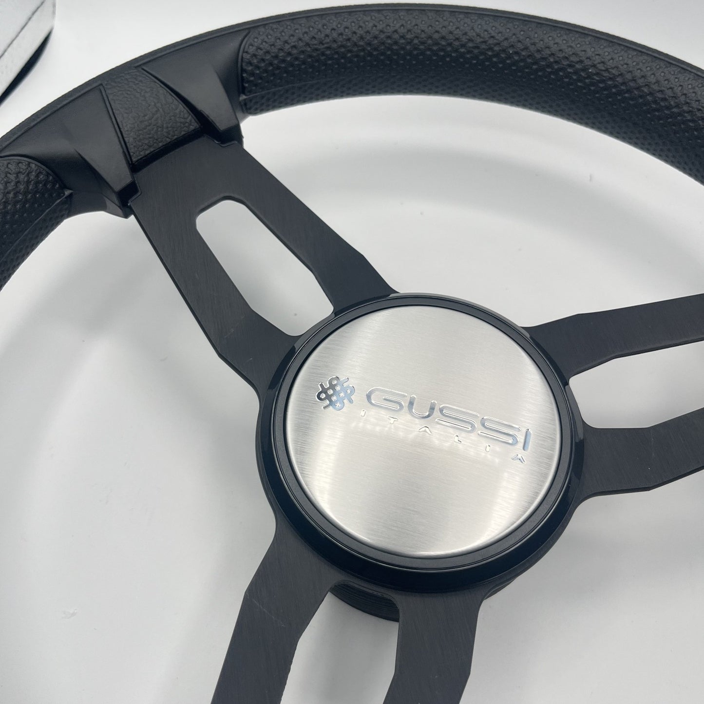 Gussi Italia Model 15 Steering Wheel Blk Brushed Alum Spokes | Gussi Logo