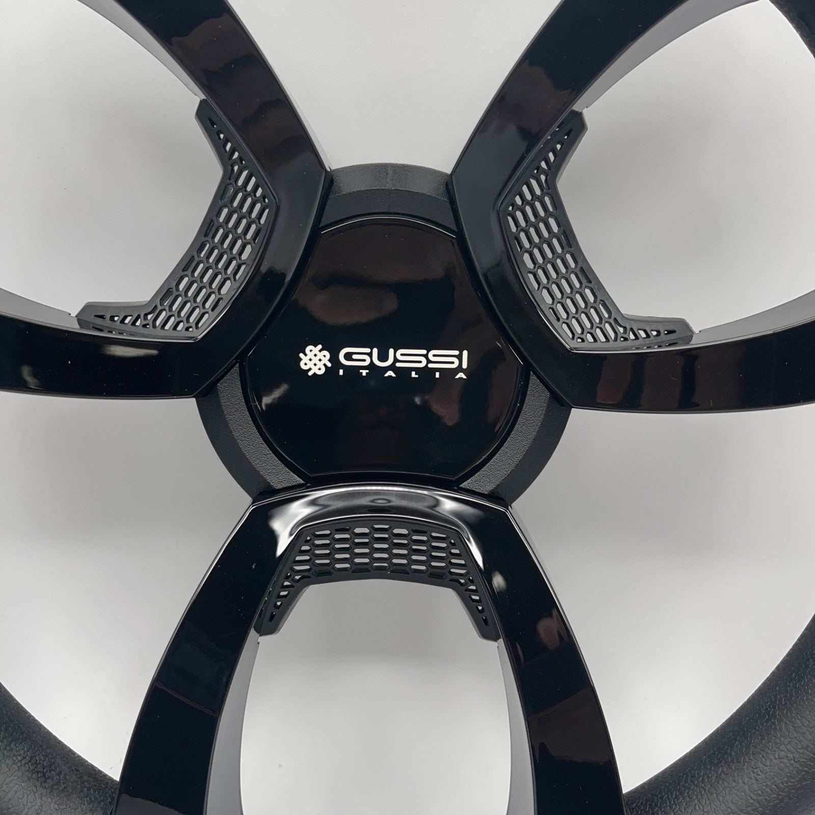 La Corte Boat Steering Wheel Black Gloss Inserts | Gussi Italia Logo