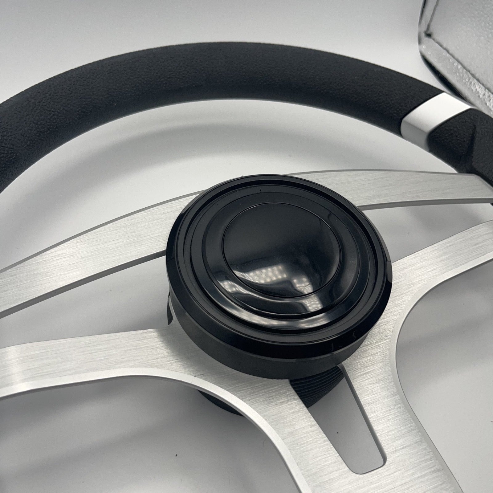 Badia Boat Steering Wheel Brushed Aluminum Spokes | LG Black Snap-in