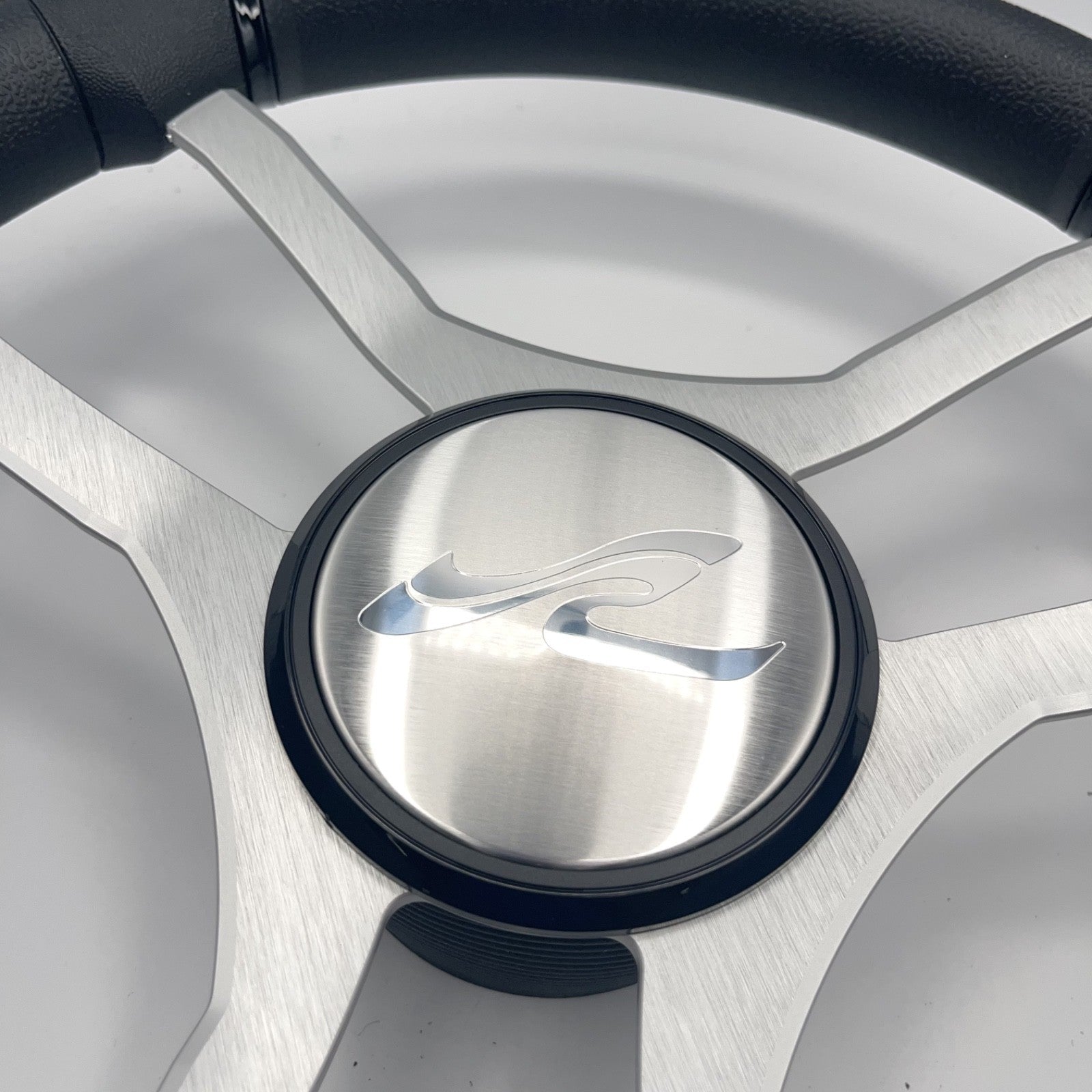 Malera Boat Steering Wheel Brushed Aluminum Spokes | SeaRay Boats