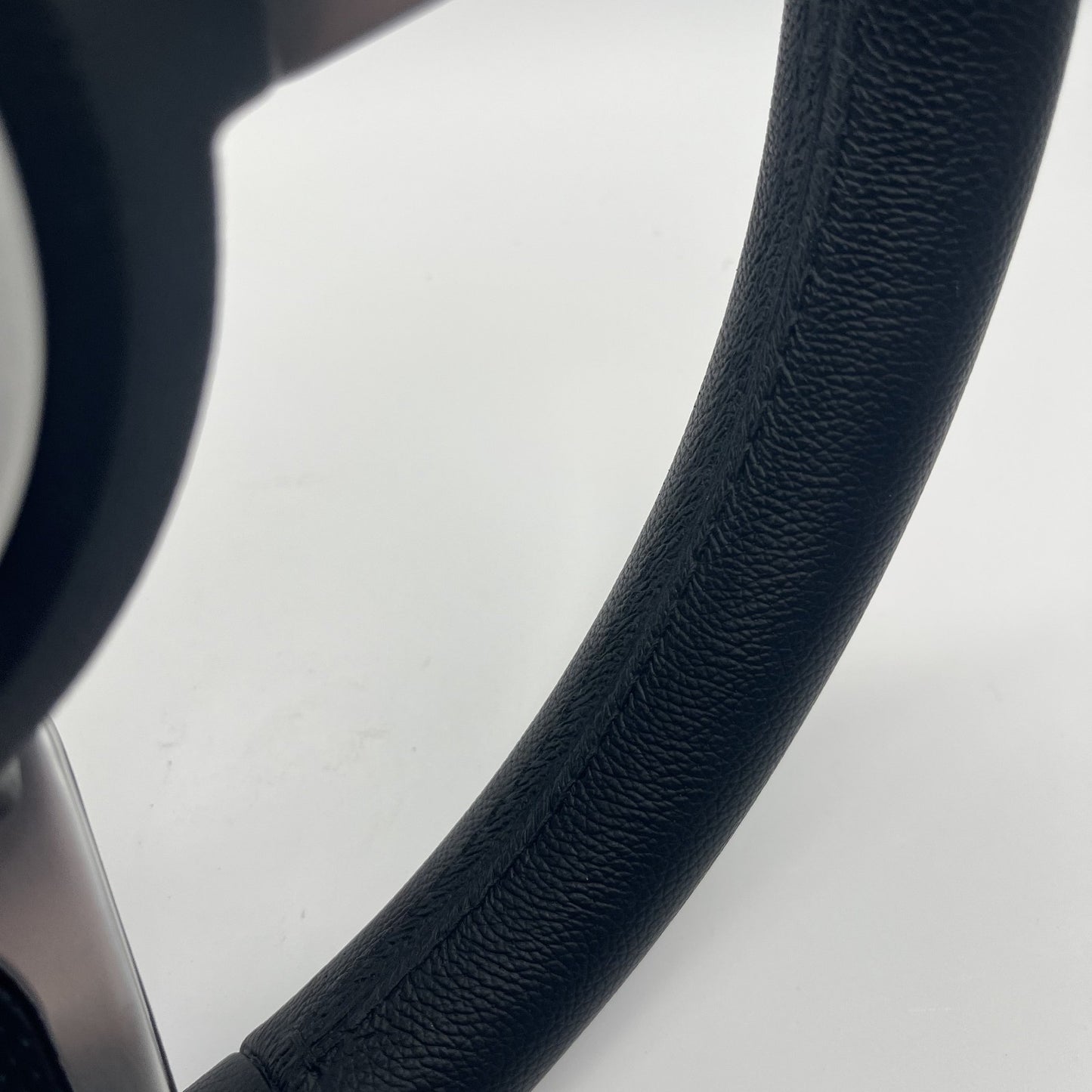 Gussi Italia Black Model 702 Steering Wheel | Gussi Italia