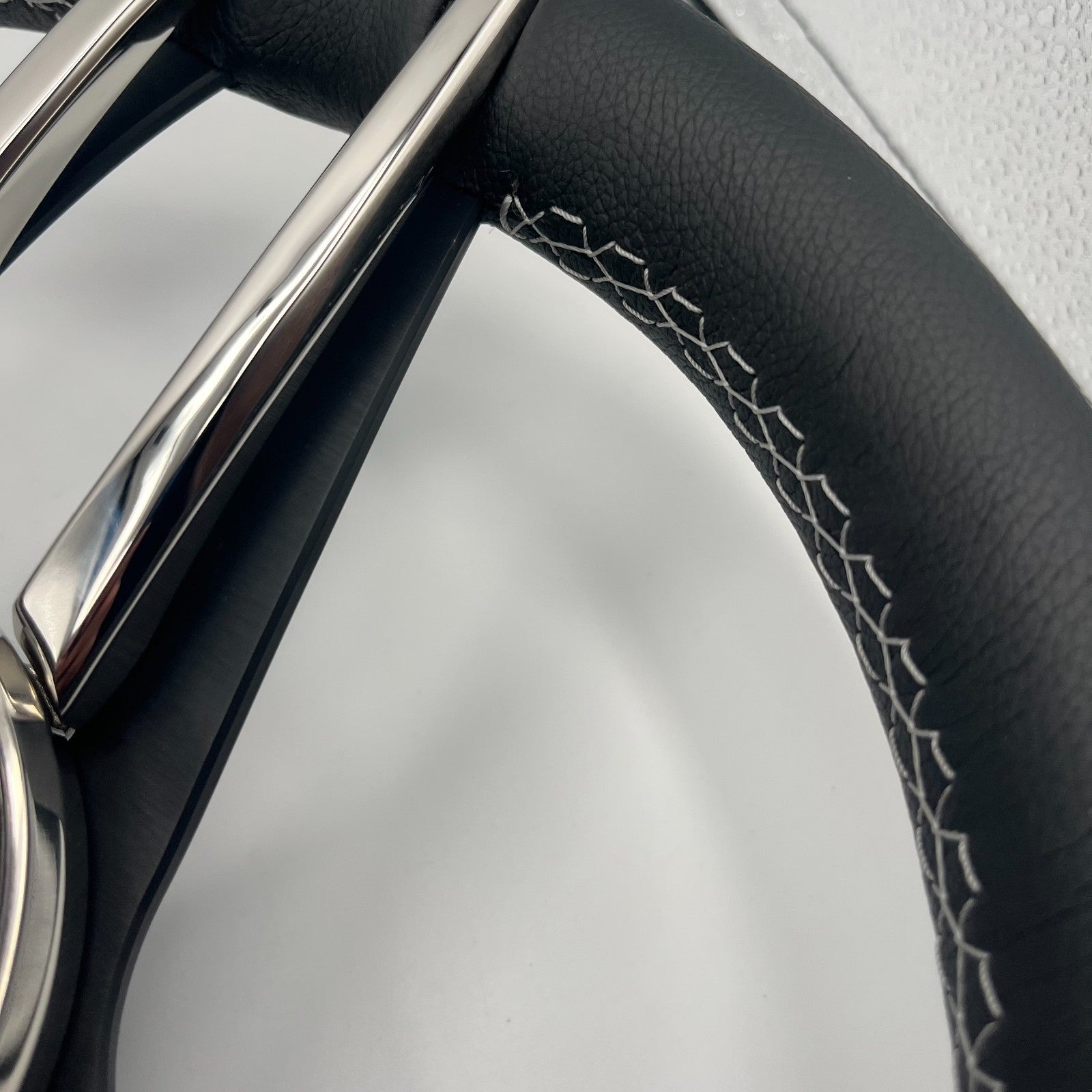 Varatti Boat Steering Wheel Stainless Steel Spoke Leather Rim | Varatti Logo