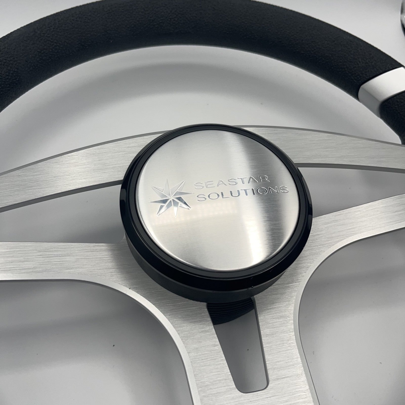 Badia Boat Steering Wheel Brushed Aluminum Spokes | Seastar Solutions