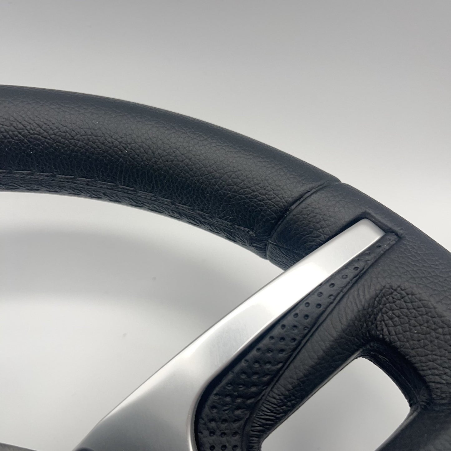 Gussi Italia Black Model 702 Steering Wheel | Monterey Boats Logo
