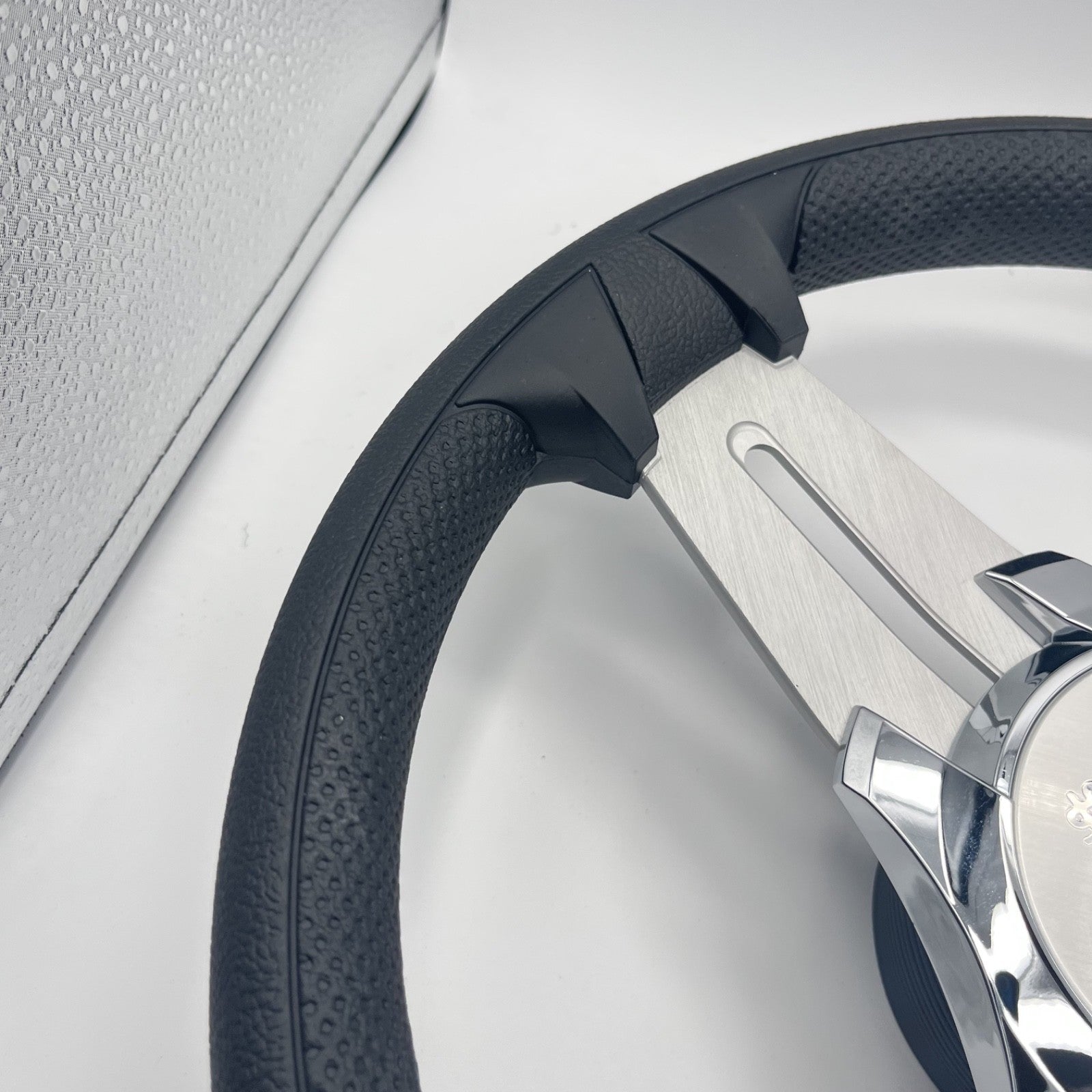 Model 15 Marine Steering Wheel Brush Alum Spokes | Gussi Italia Logo