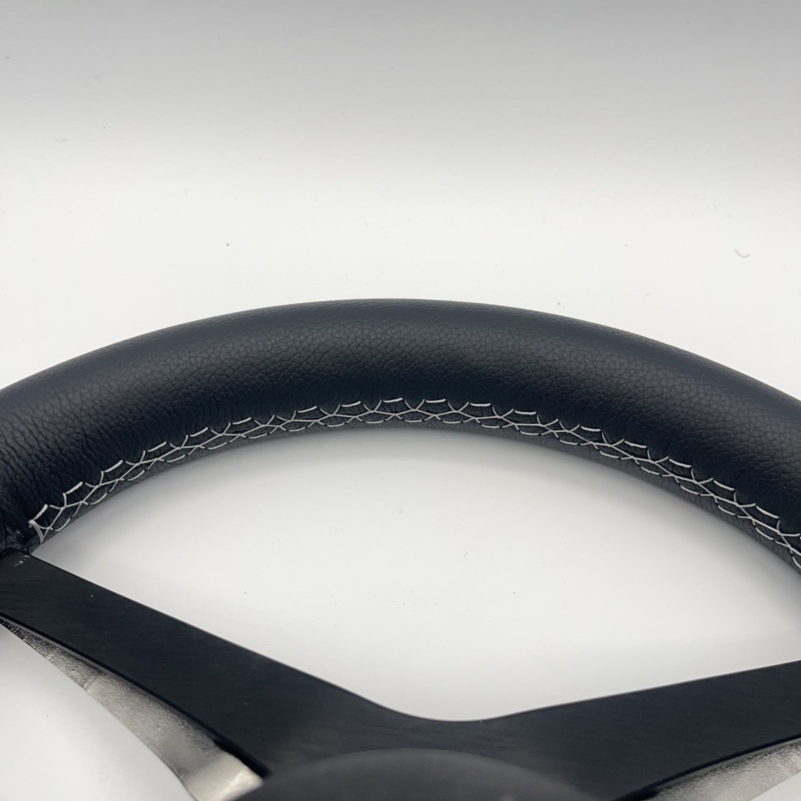 Gussi Italia Boat Steering Wheel Stainless Steel Spoke Leather Rim | APEX Boats