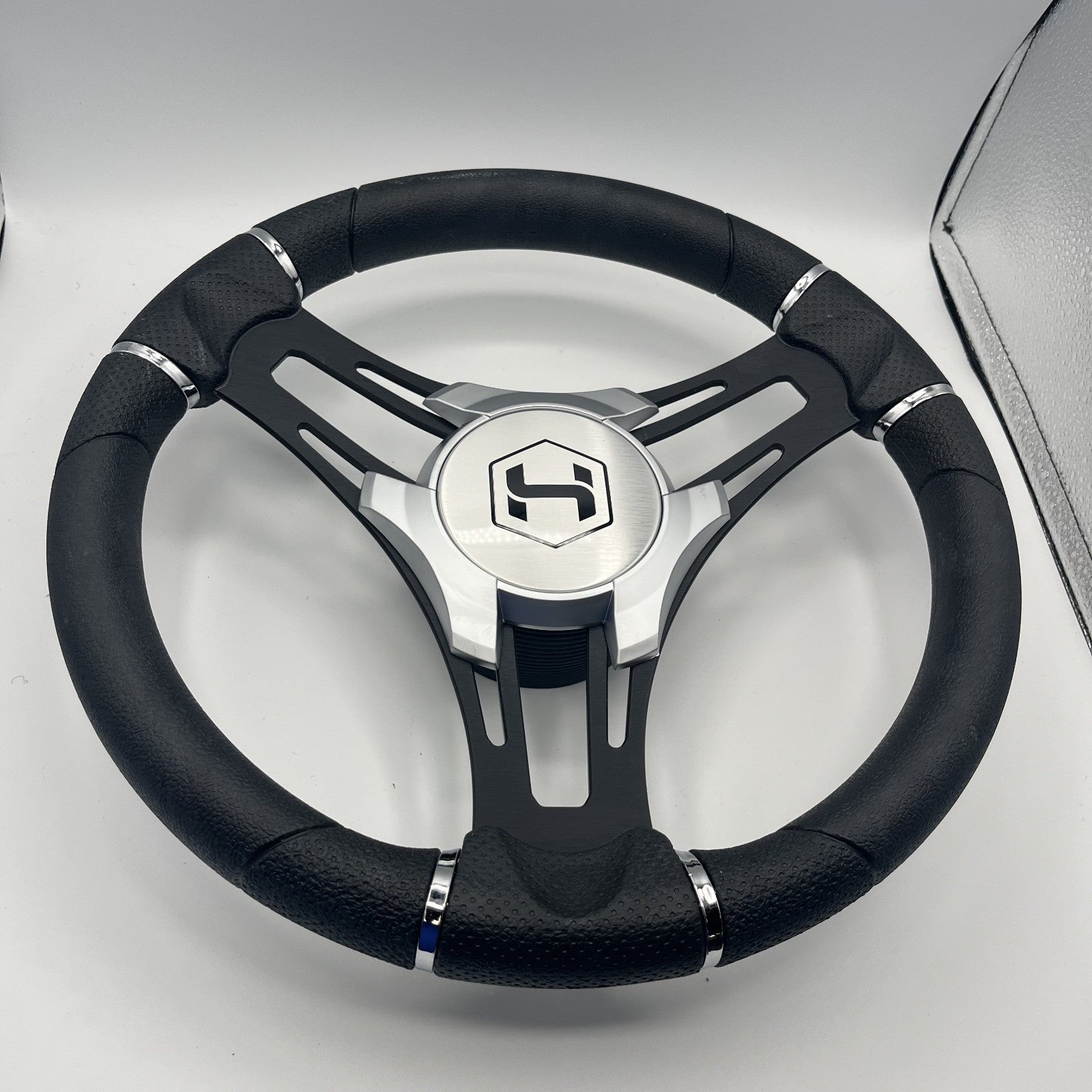 Gussi Italia Boat Steering Wheel Black Brushed Alum Spokes | Harris