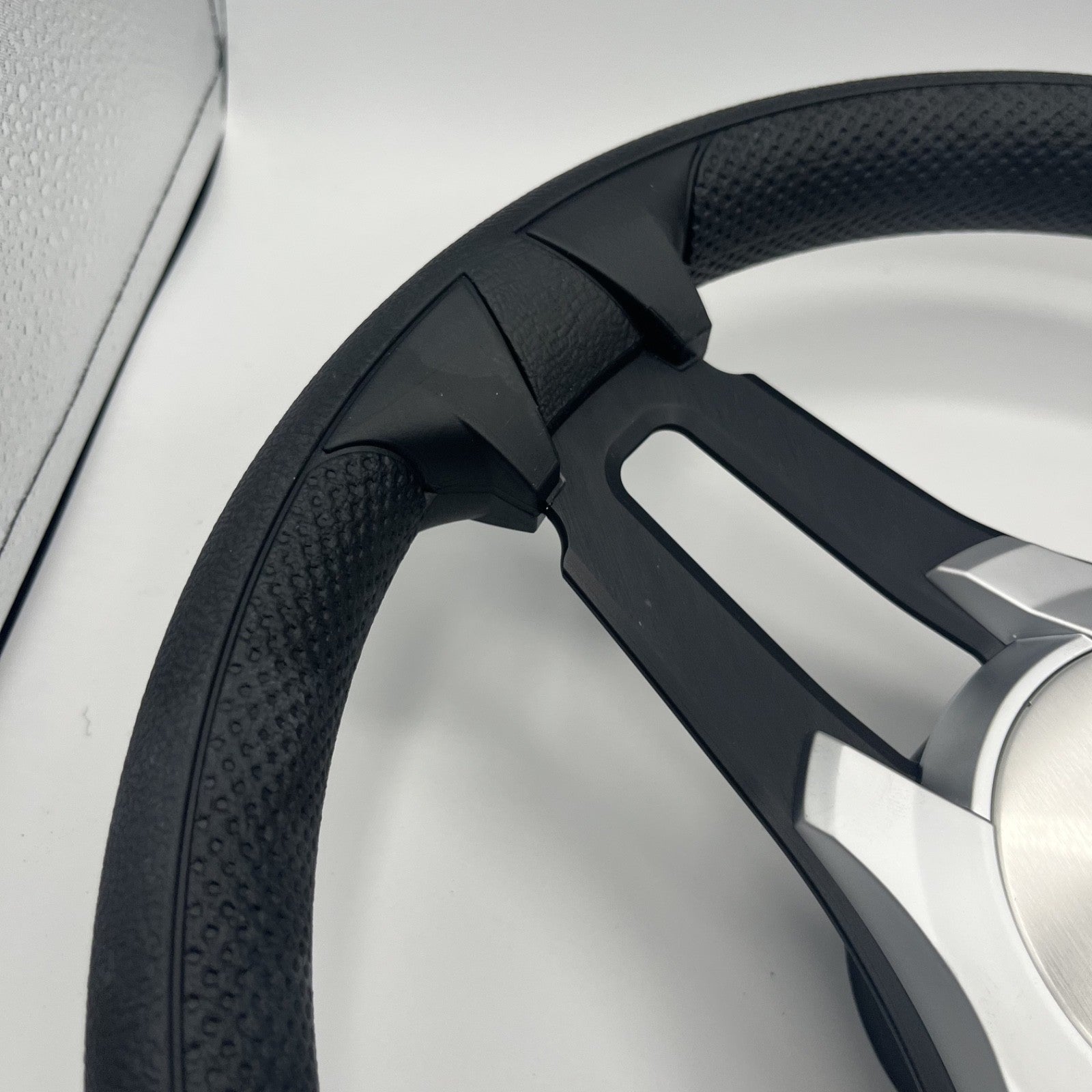 Gussi Italia Marine Steering Wheel Black Brush Metal Spokes | Silver Plain