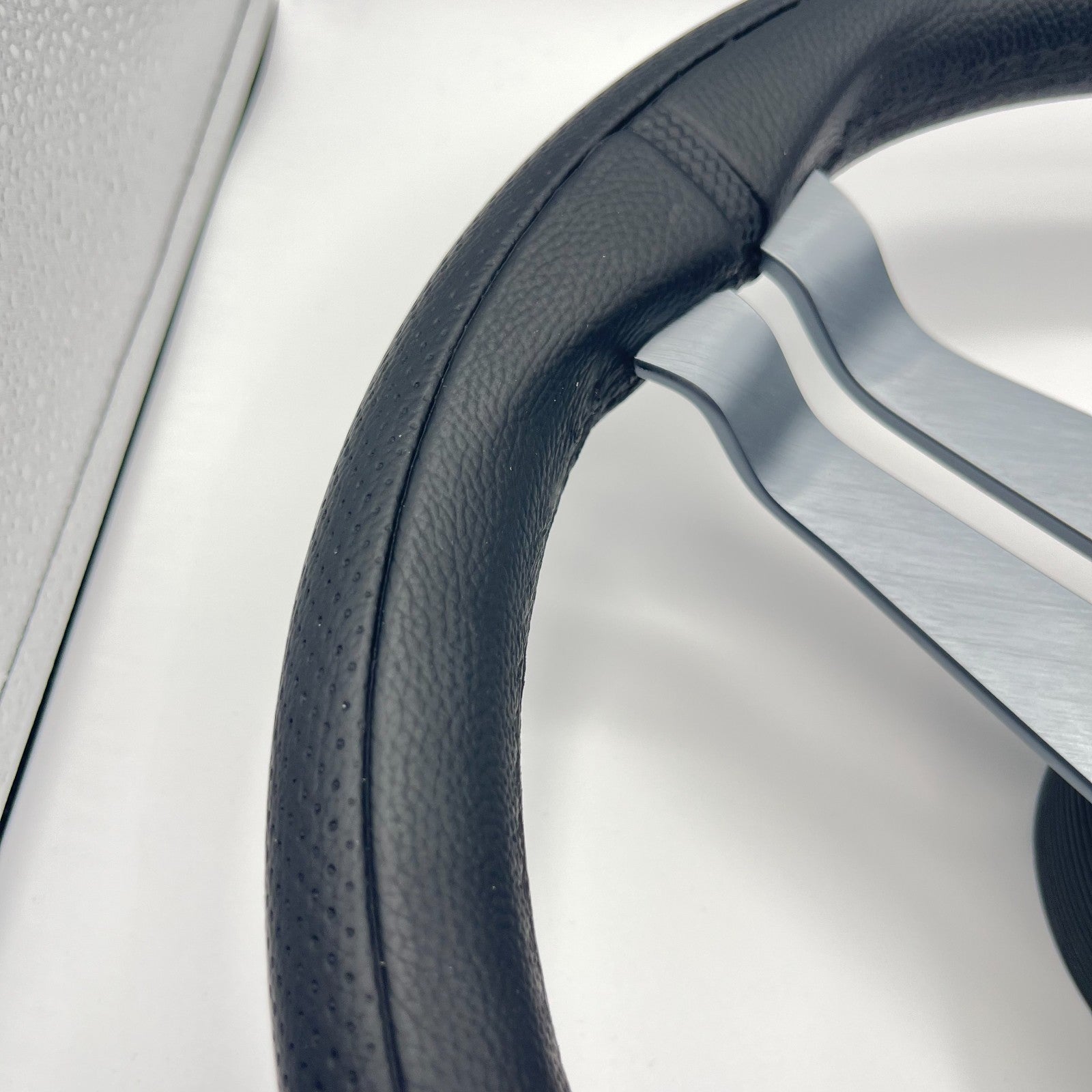 W208 Steering Wheel Gray Brushed Alum Spoke | Lowe Boats