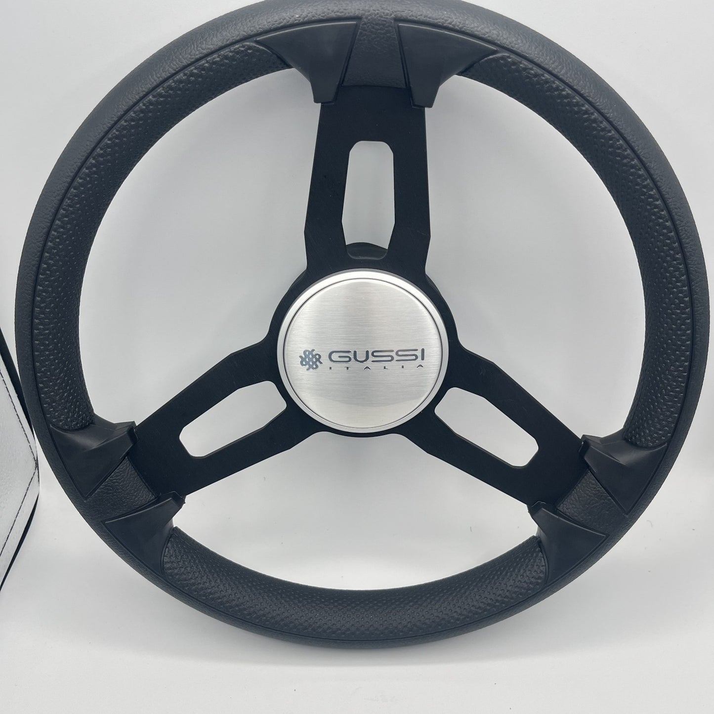 Gussi Italia Model 15 Steering Wheel Blk Brushed Alum Spokes | Silver Gussi Logo