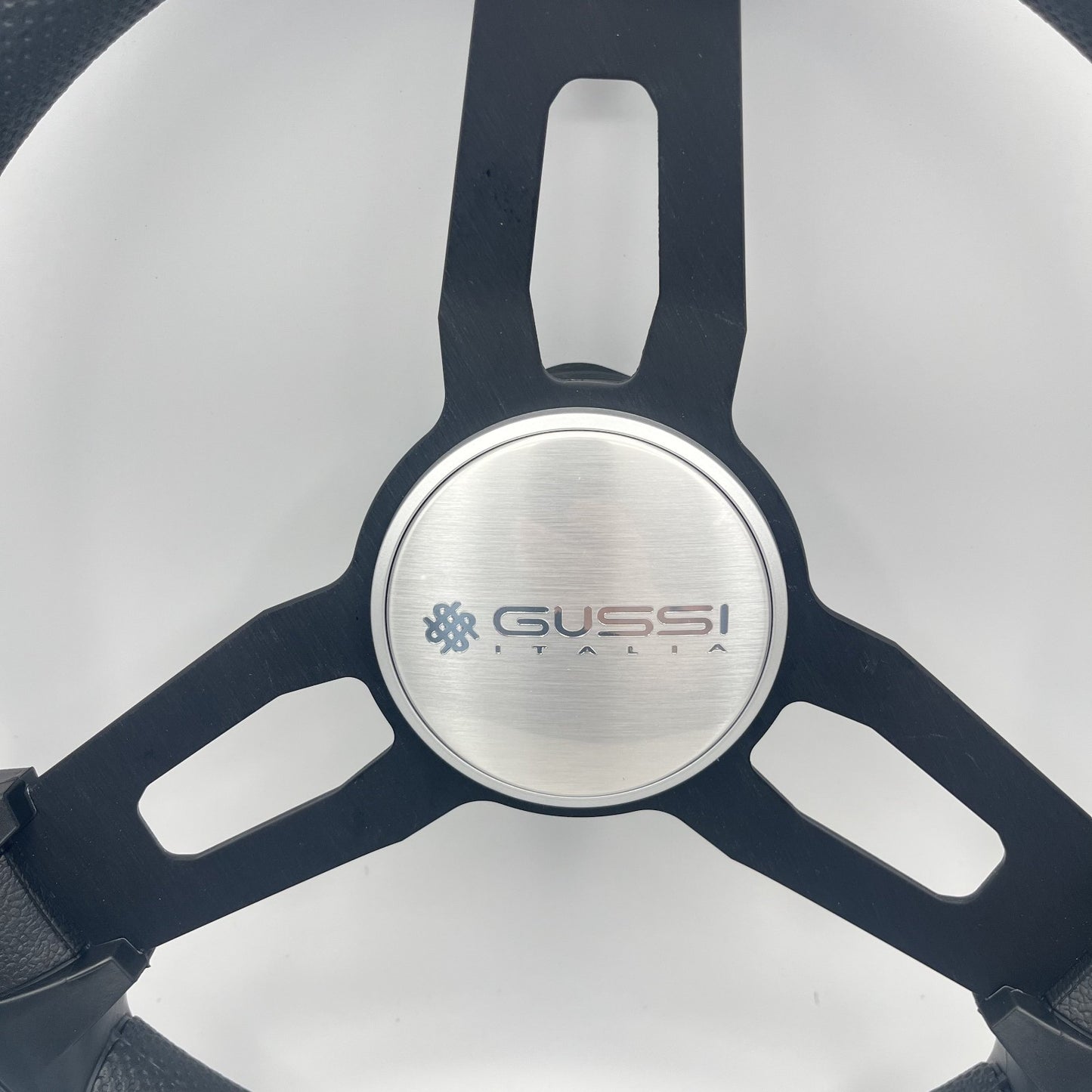 Gussi Italia Model 15 Steering Wheel Blk Brushed Alum Spokes | Silver Gussi Logo