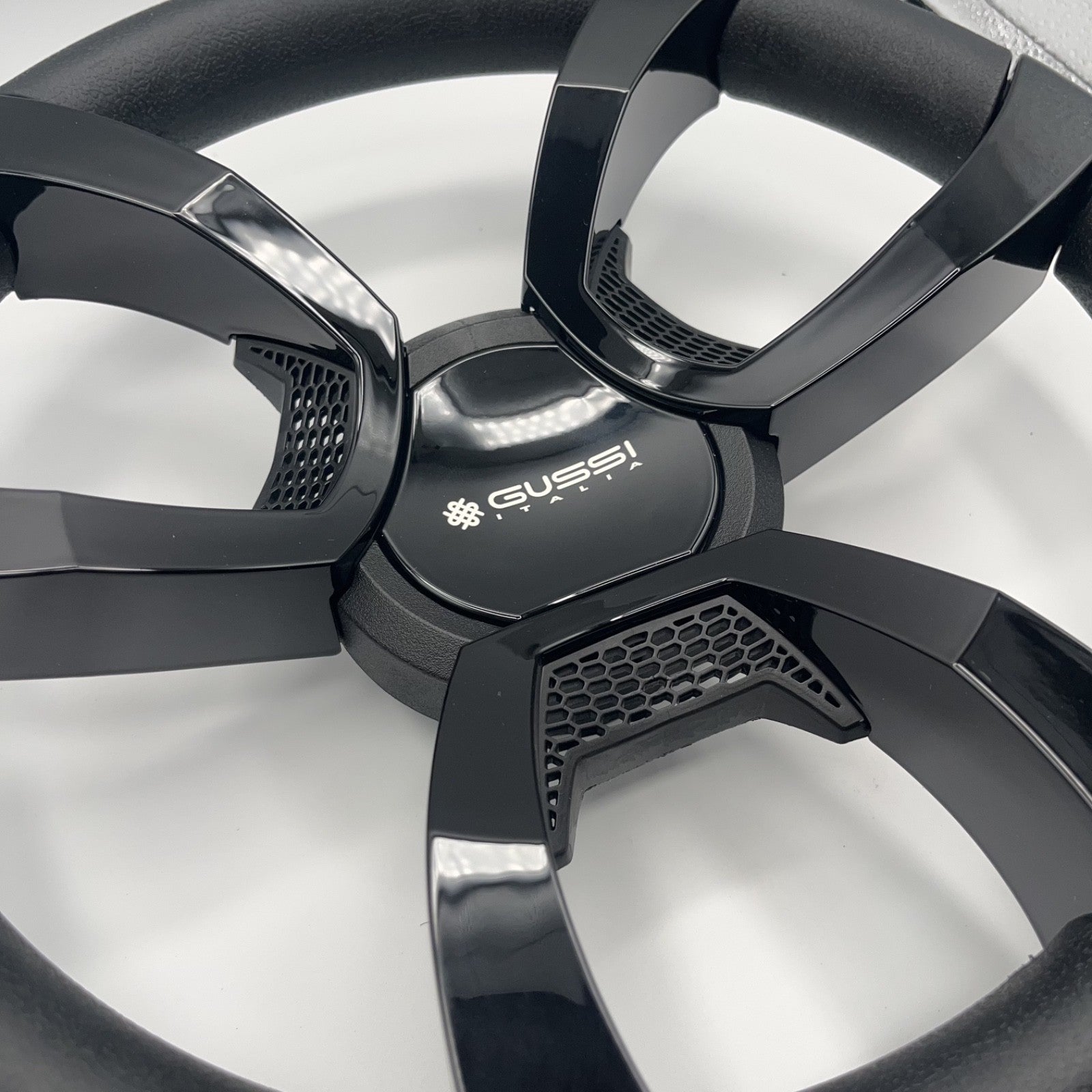 La Corte Boat Steering Wheel Black Gloss Inserts | Gussi Italia Logo