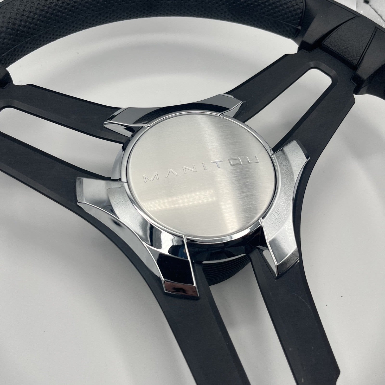 Gussi Italia Marine Steering Wheel Black Brush Metal Spokes | Manitou