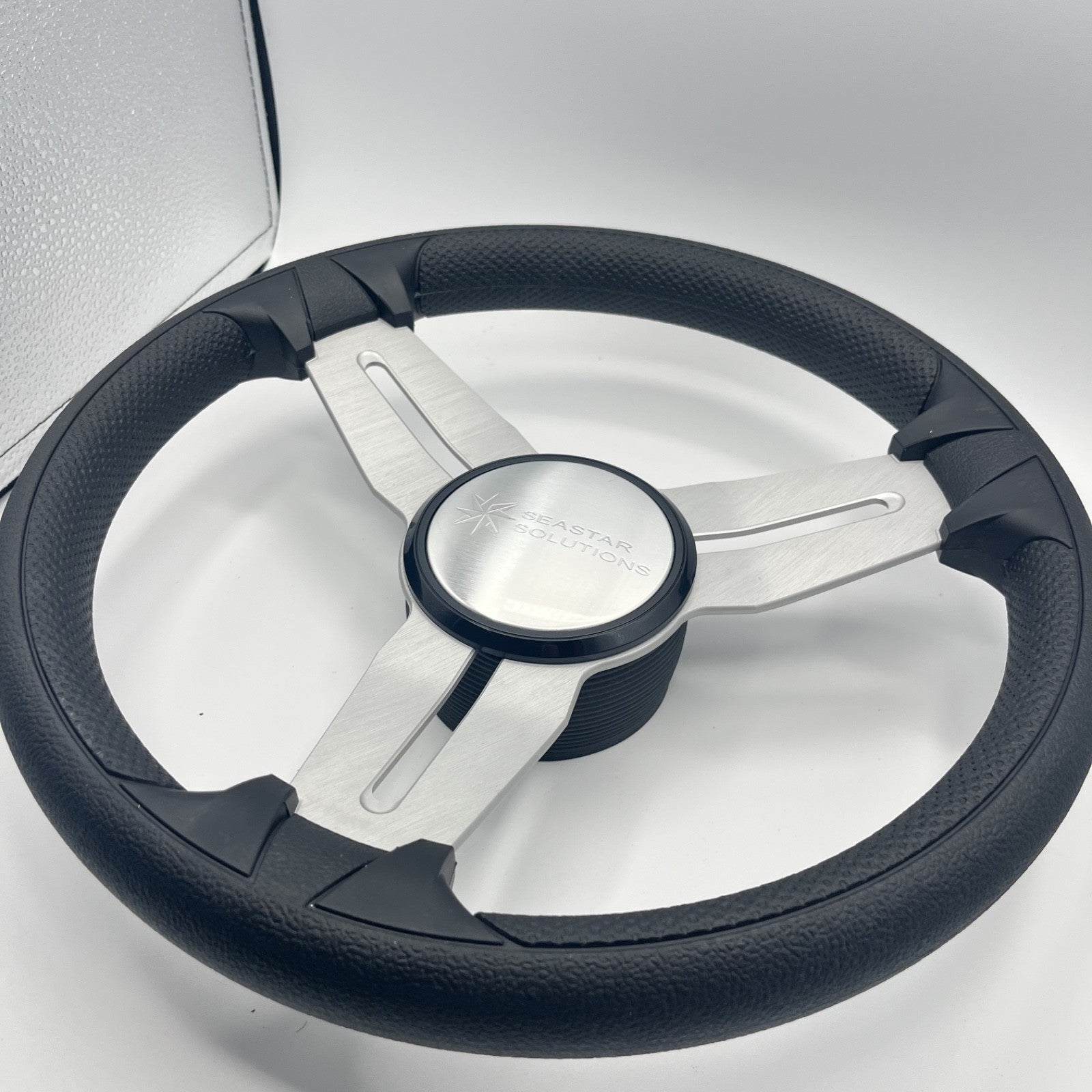 Model 15 Marine Steering Wheel Brush Alum Spokes | Seastar Solutions Logo