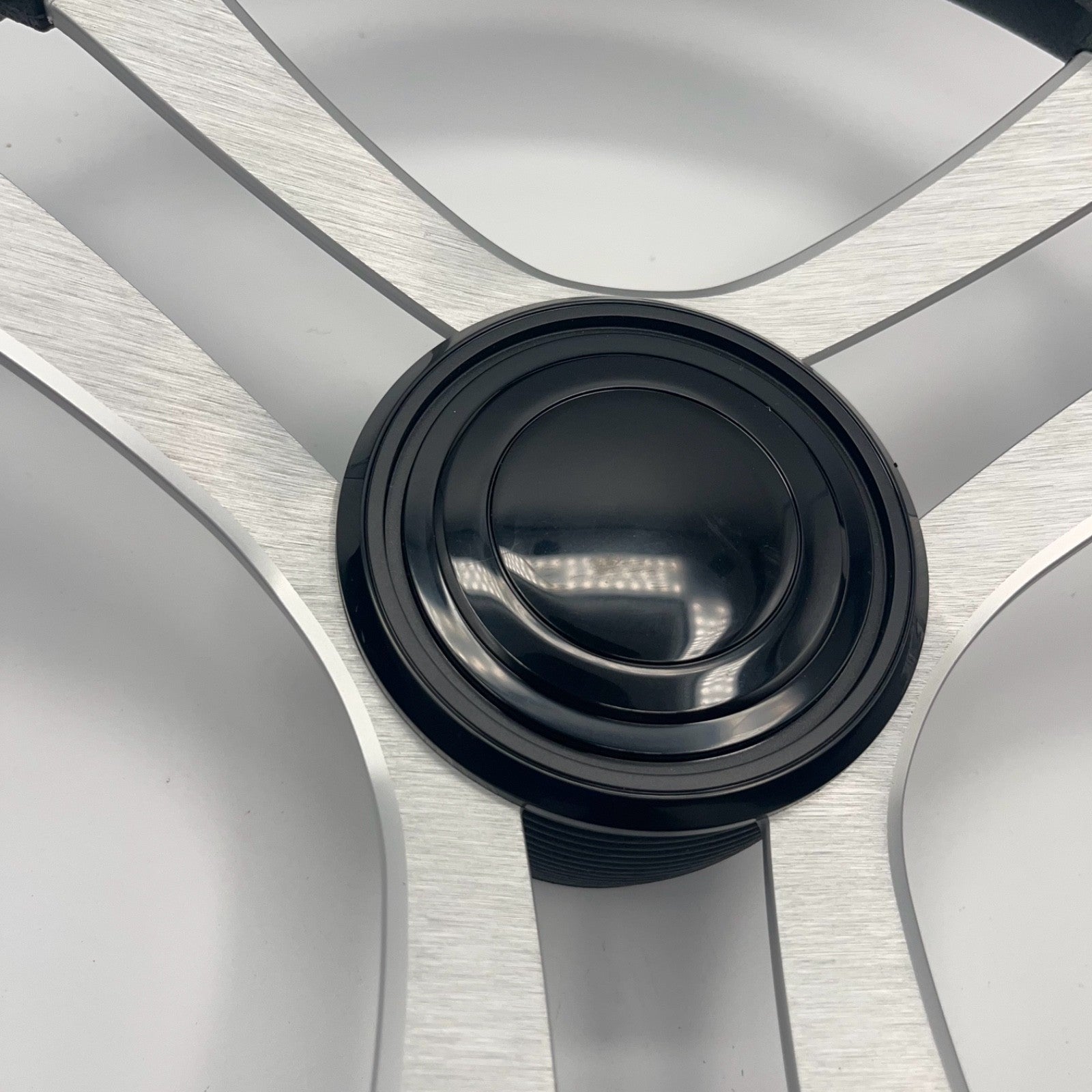 Benaco Boat Steering Wheel Brushed Aluminum Spokes | LG Black Snap-in
