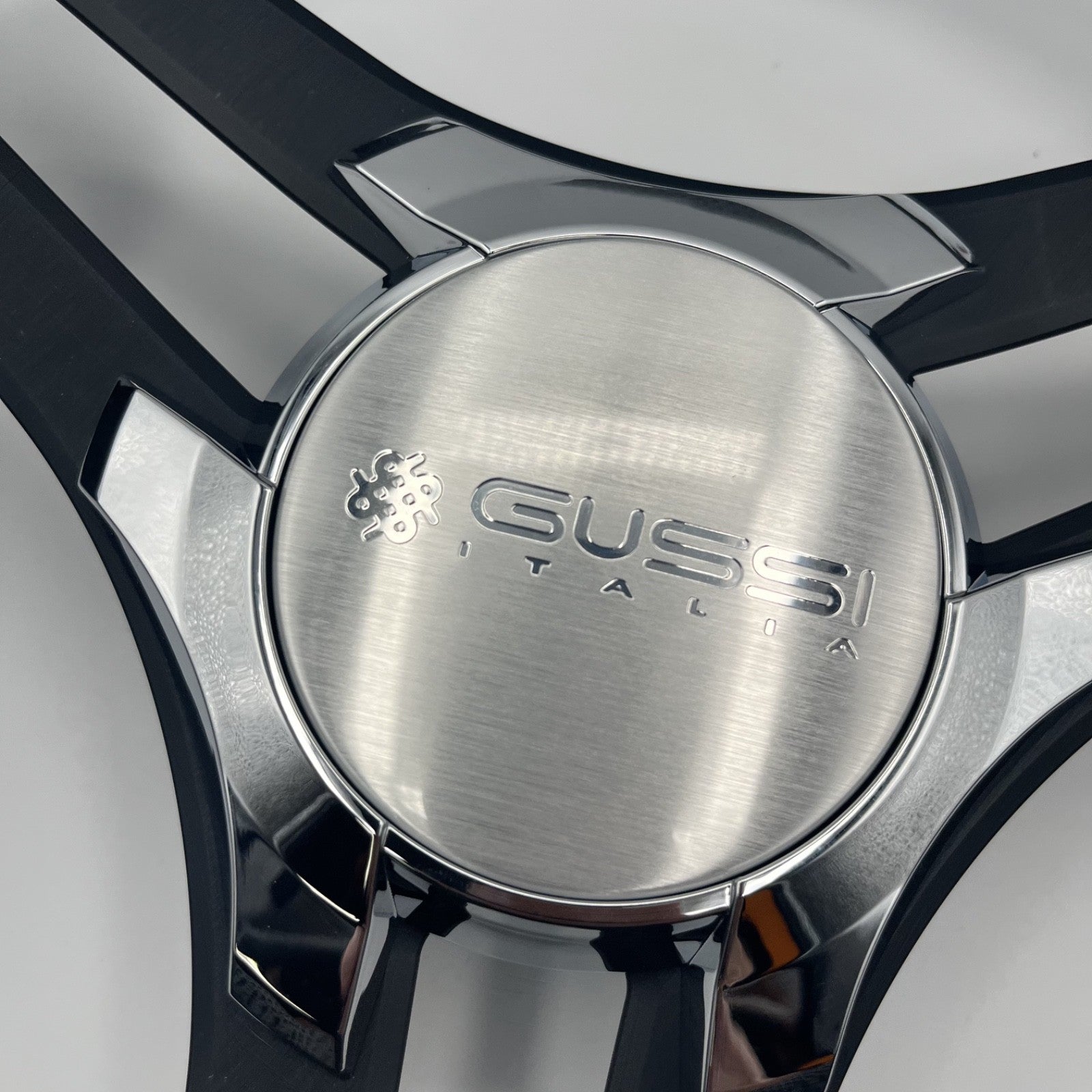 Gussi Italia Marine Steering Wheel Black Brush Metal Spokes | Gussi Logo