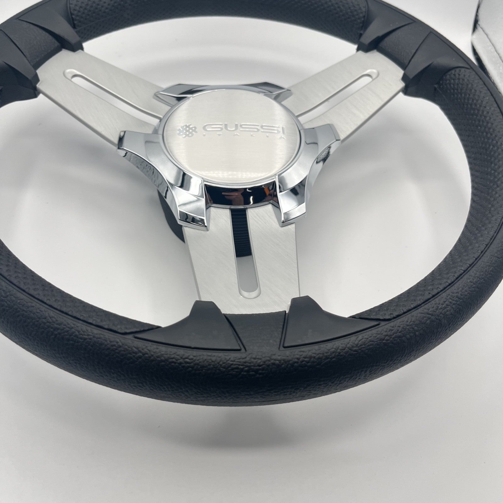 Model 15 Marine Steering Wheel Brush Alum Spokes | Gussi Italia Logo