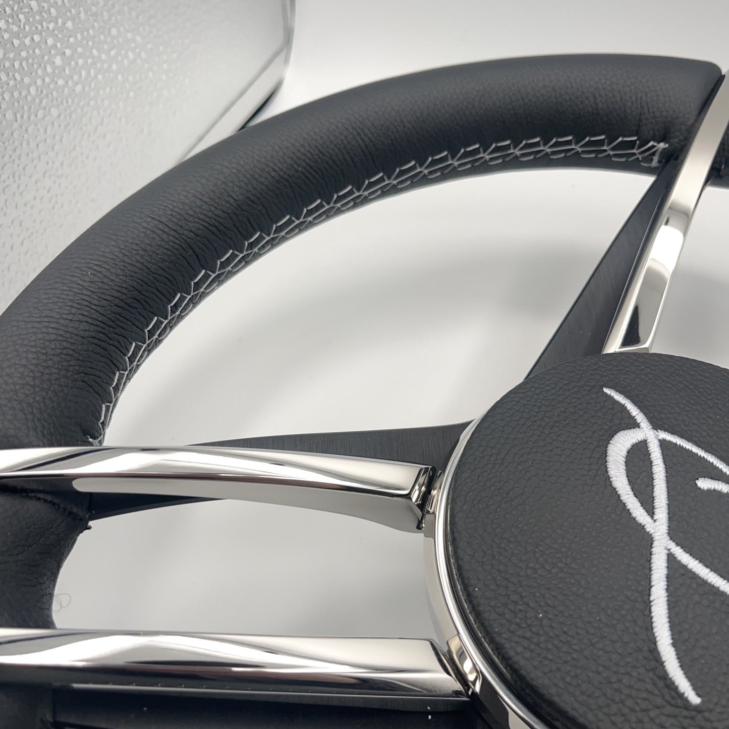 Gussi Italia Boat Steering Wheel Stainless Steel Spoke Leather Rim | APEX Boats