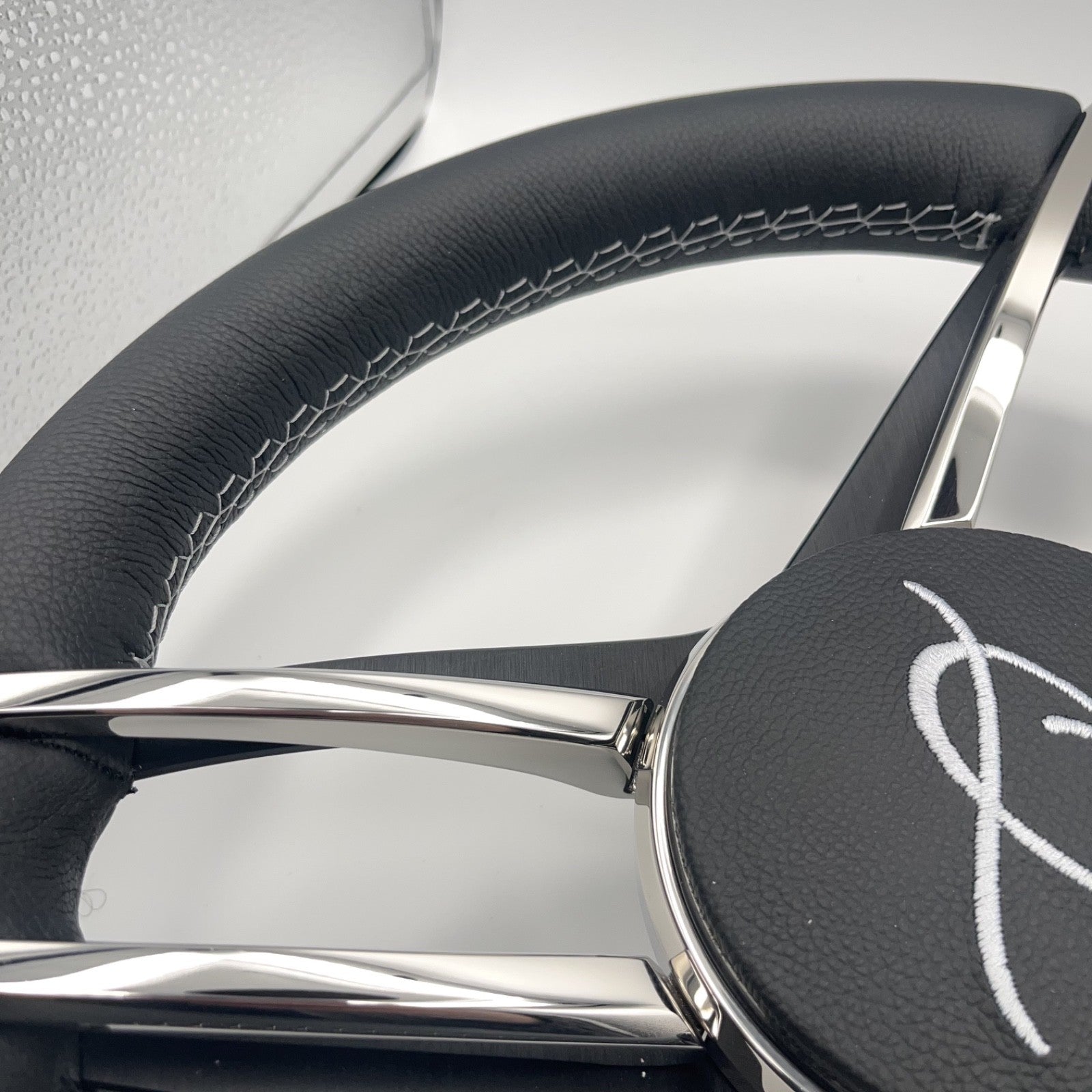 Gussi Italia Boat Steering Wheel Stainless Steel Spoke Leather Rim | APEX Boats