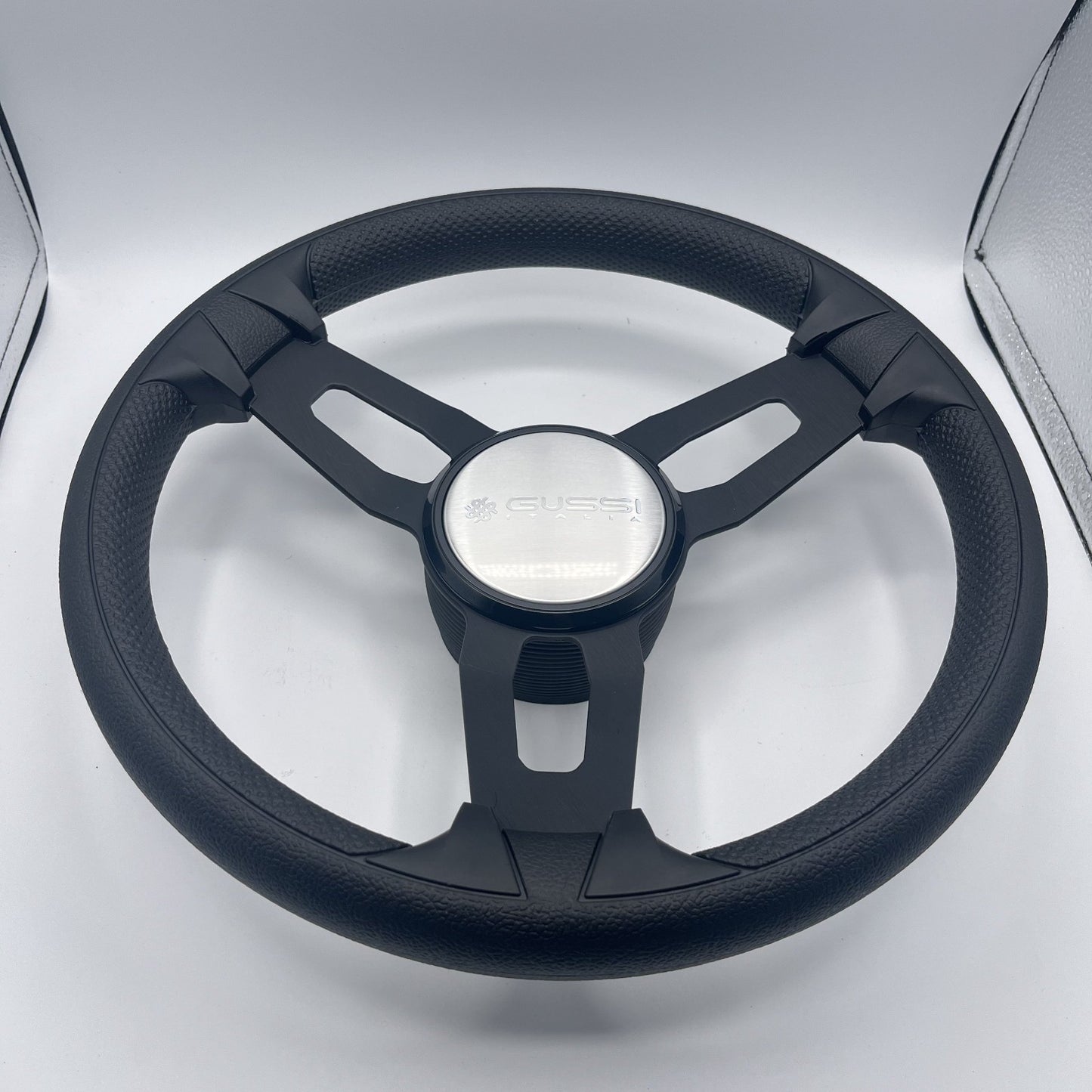 Gussi Italia Model 15 Steering Wheel Blk Brushed Alum Spokes | Gussi Logo