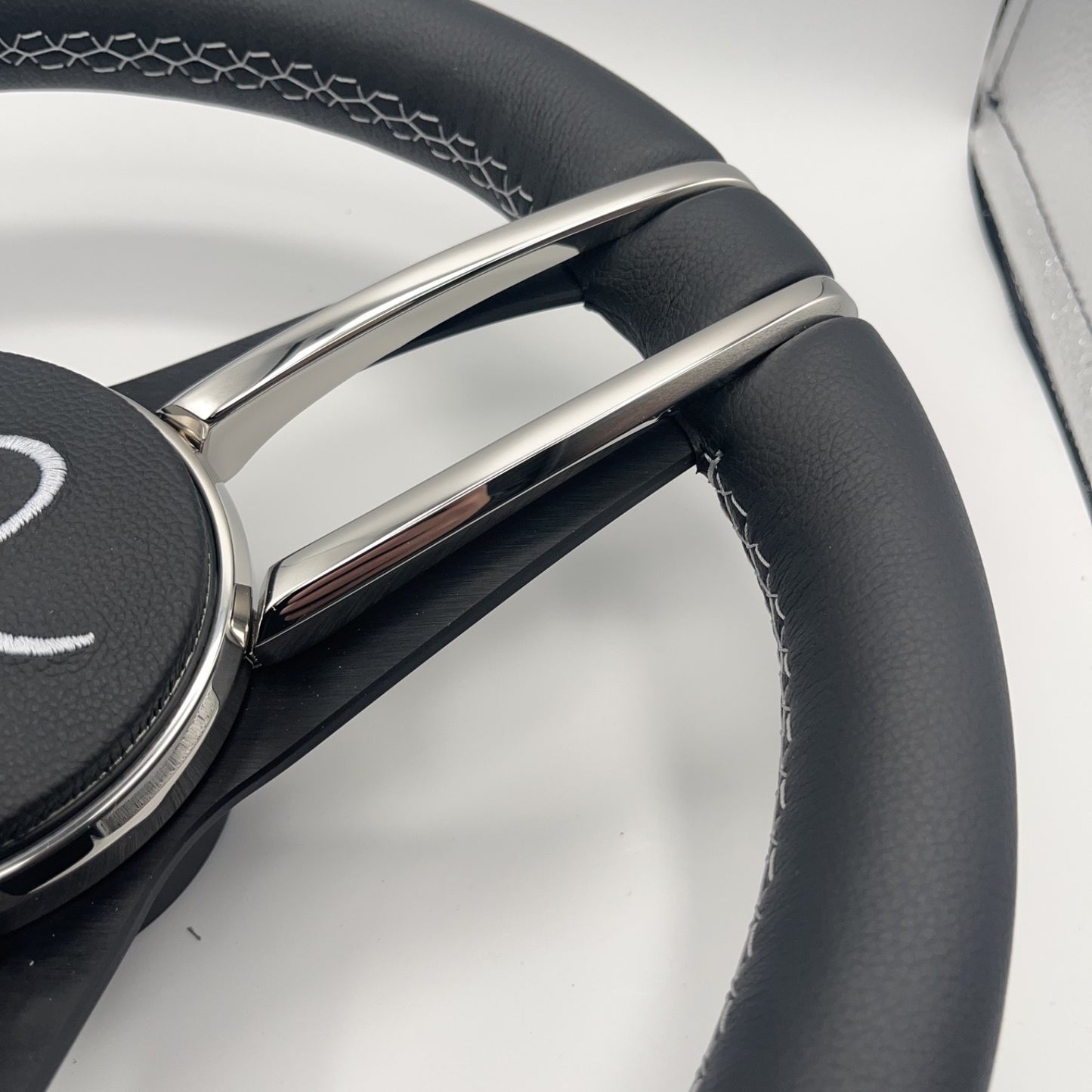 Gussi Italia Boat Steering Wheel Stainless Steel Spoke Leather Rim | APEX Boats