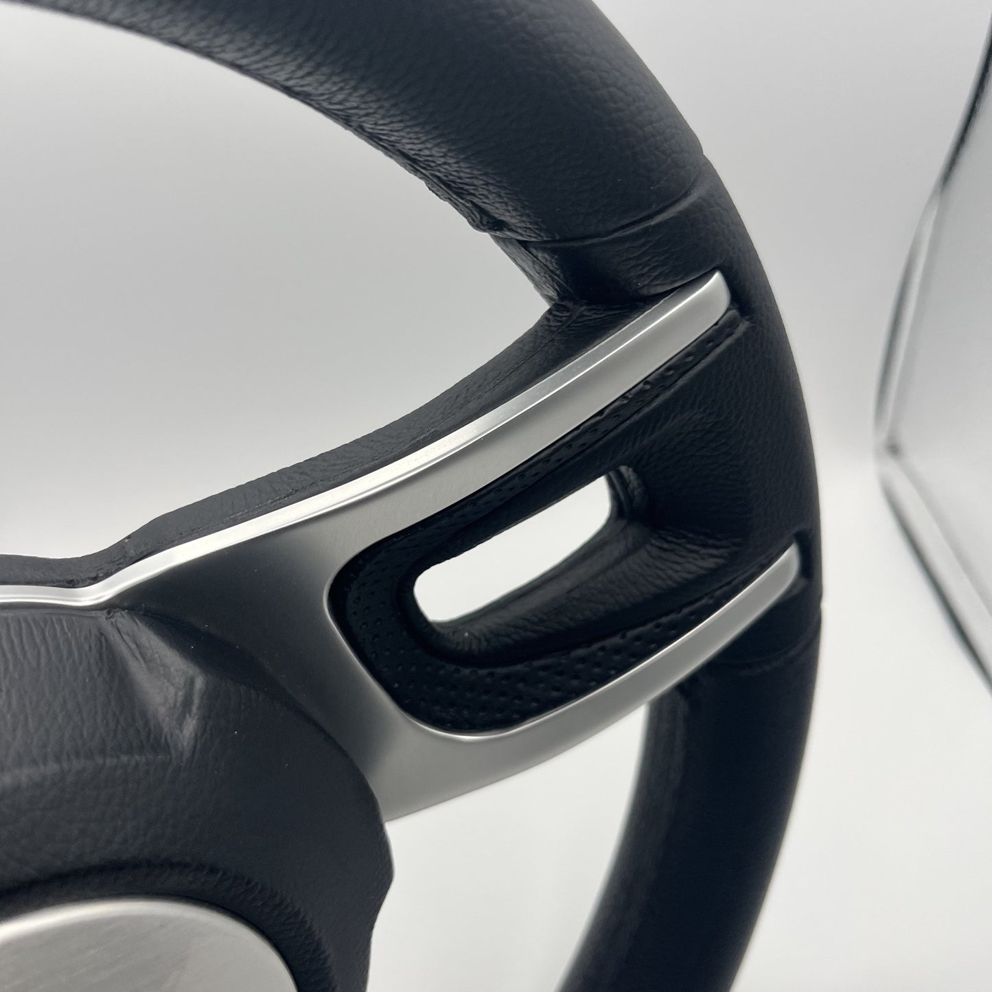 Gussi Italia Black Model 702 Steering Wheel | Gussi Italia
