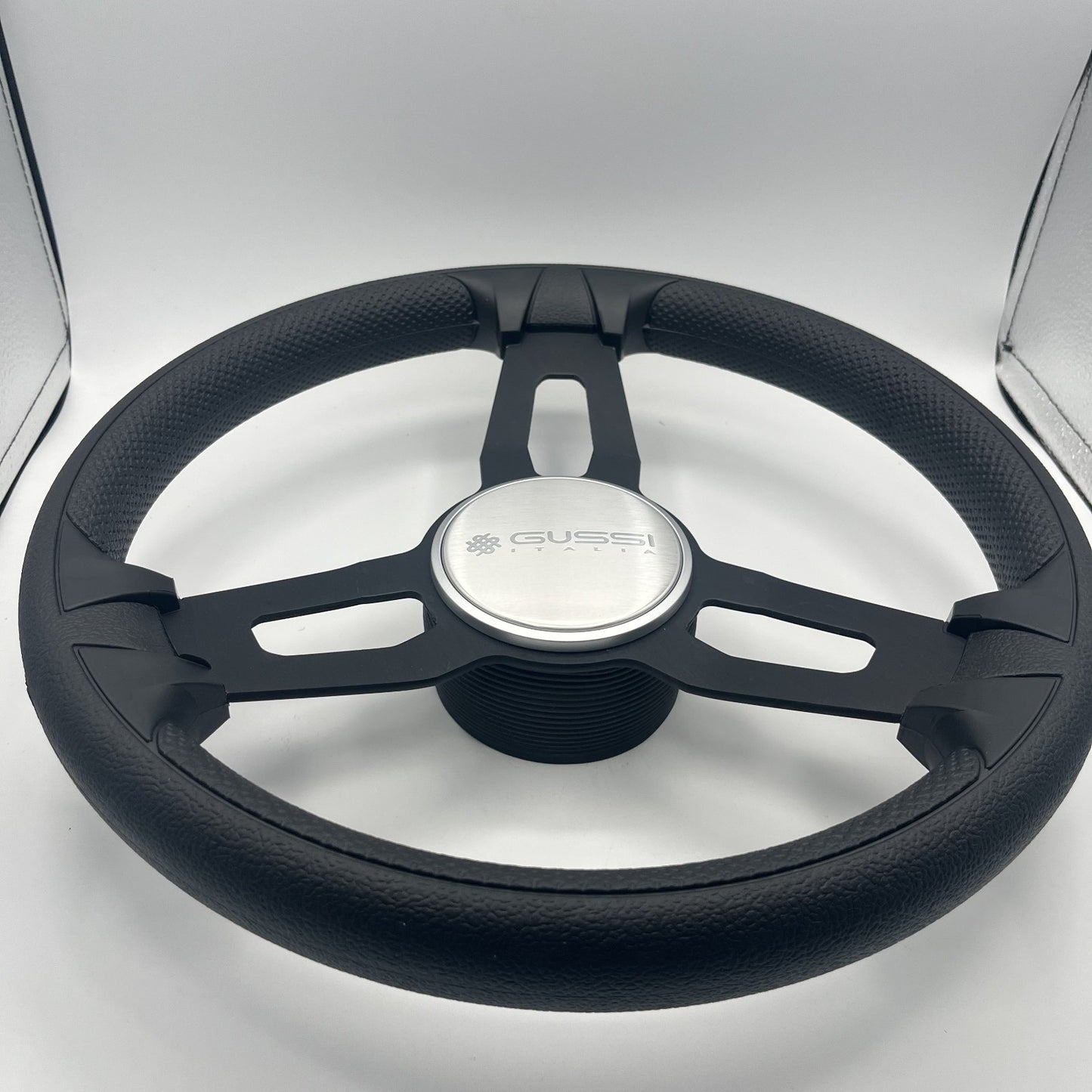 Gussi Italia Model 15 Steering Wheel Blk Brushed Alum Spokes | Silver Gussi Logo
