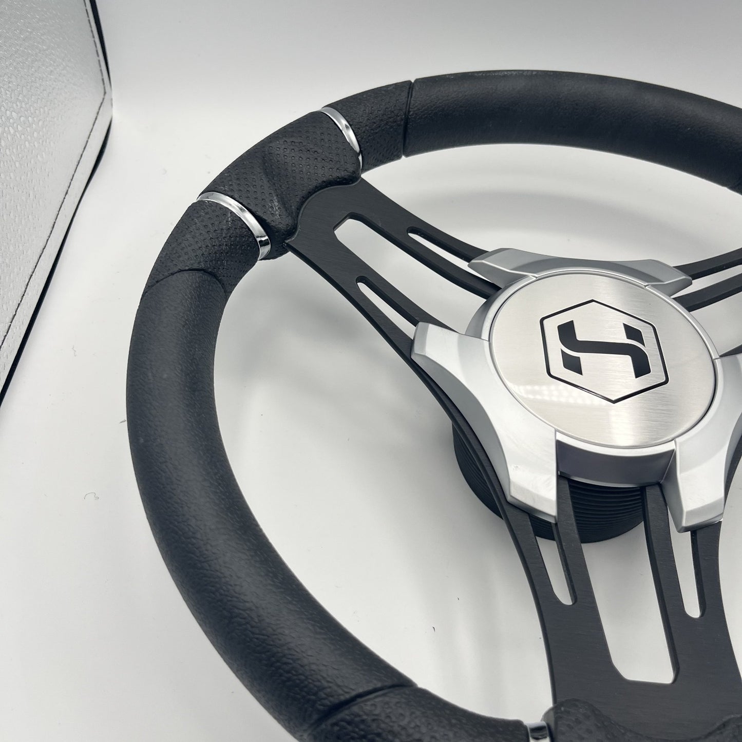 Gussi Italia Boat Steering Wheel Black Brushed Alum Spokes | Harris