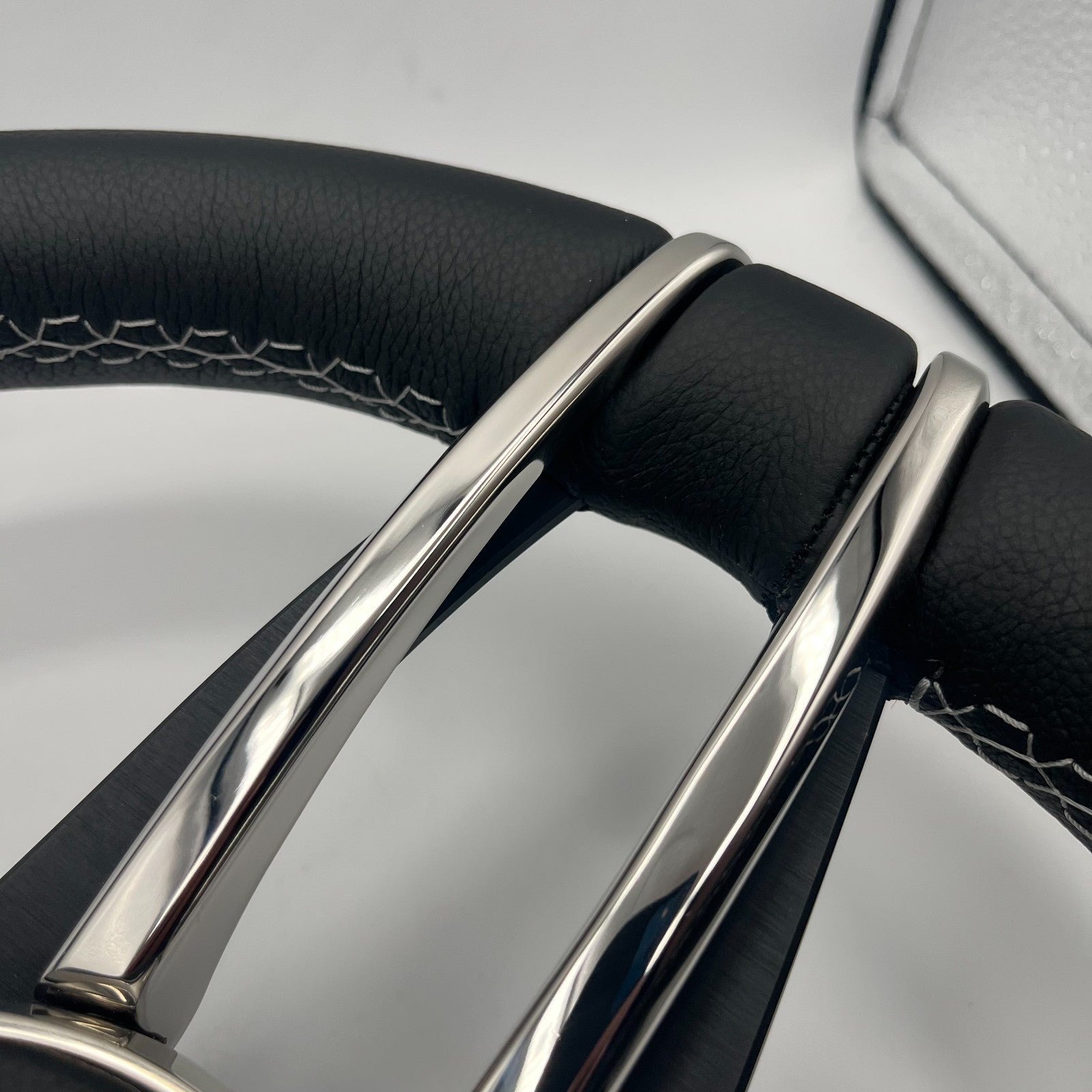 Varatti Boat Steering Wheel Stainless Steel Spoke Leather Rim | Varatti Logo