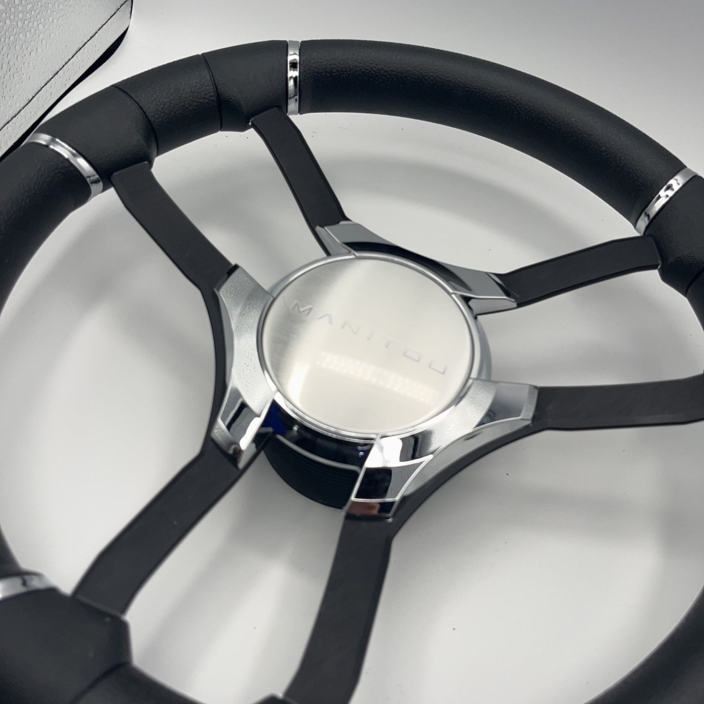 Malera Boat Steering Wheel Black Aluminum Spokes - Chrome-style Manitou