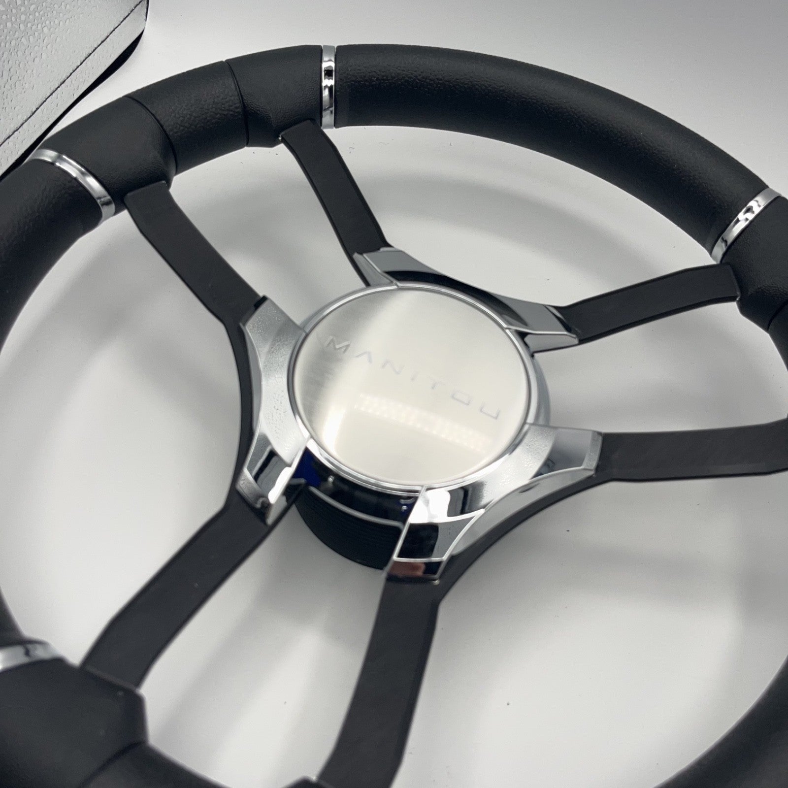 Malera Boat Steering Wheel Black Aluminum Spokes - Chrome-style Manitou