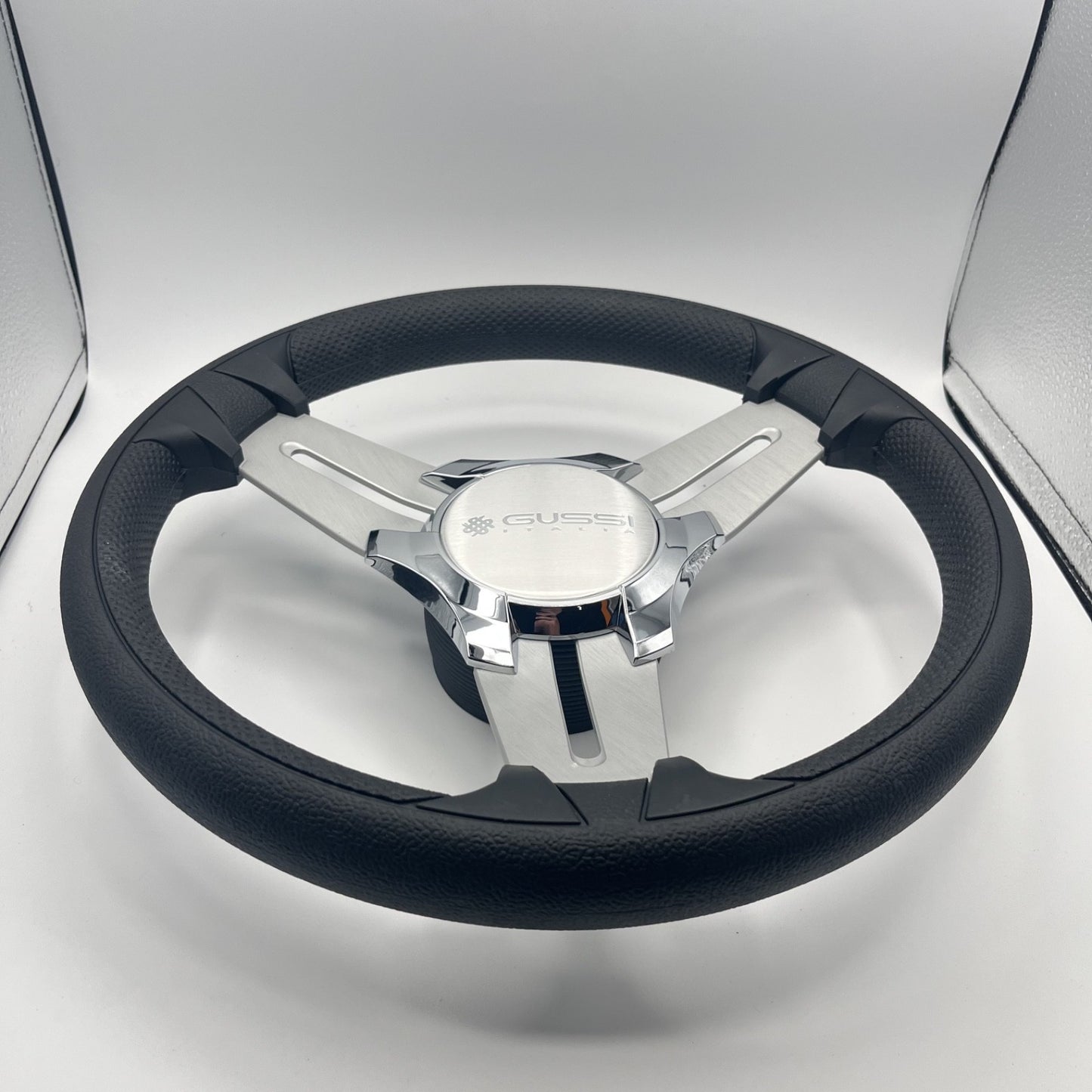 Model 15 Marine Steering Wheel Brush Alum Spokes | Gussi Italia Logo