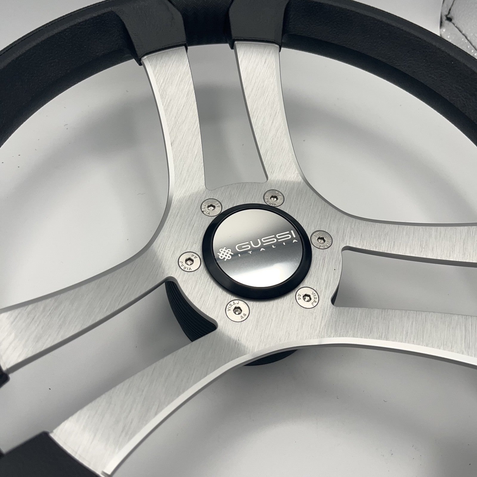 Benaco Boat Steering Wheel Brushed Aluminum Spokes | Gussi Snap-in