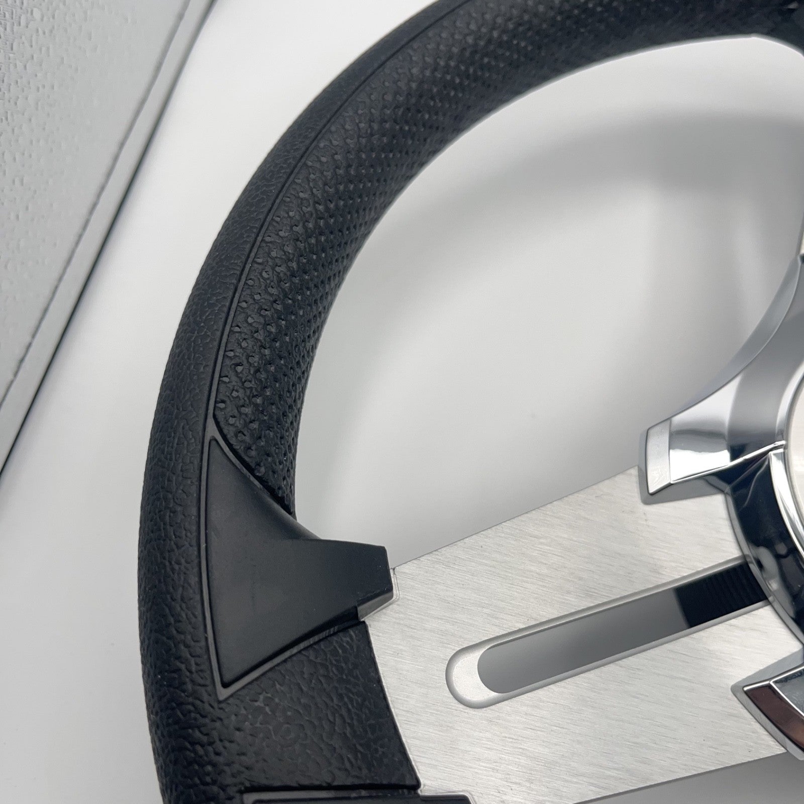 Model 15 Marine Steering Wheel Brushed Aluminum Spokes | Legend Boats