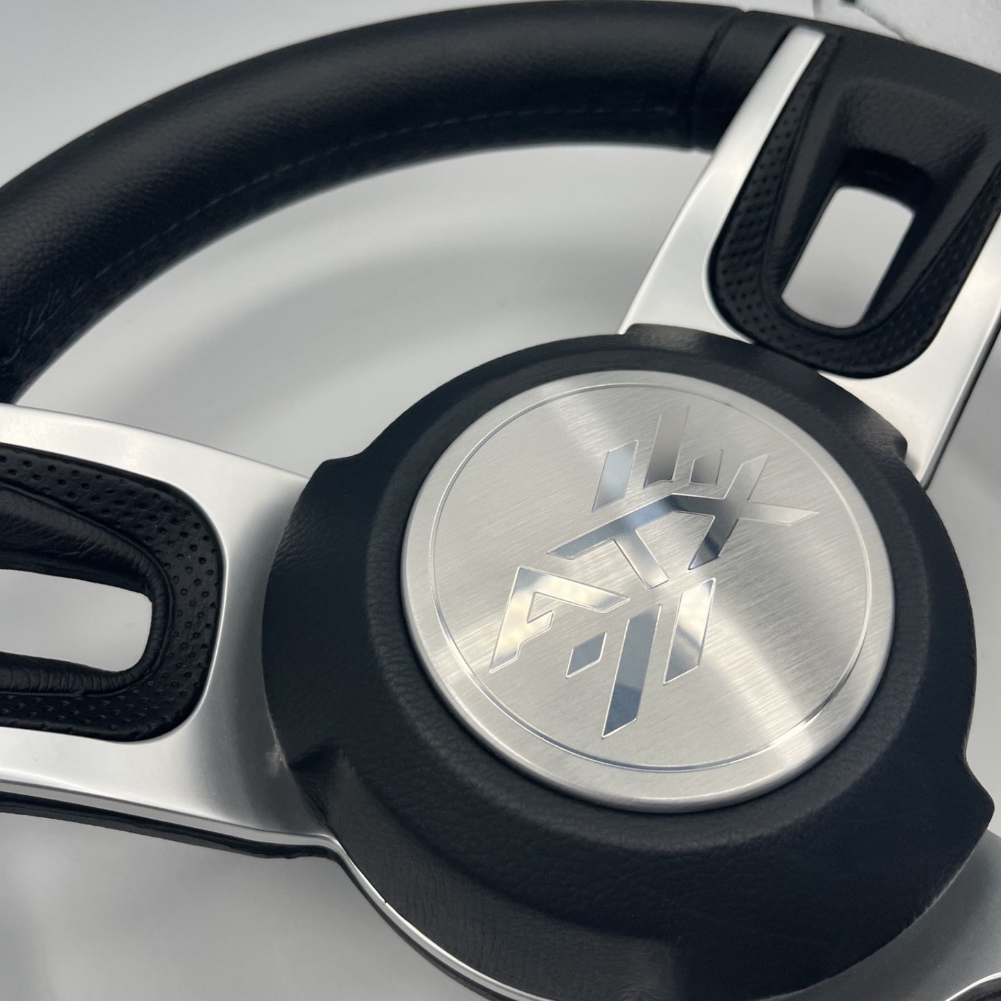 Gussi Italia Black Model 702 Steering Wheel | ATX Cap