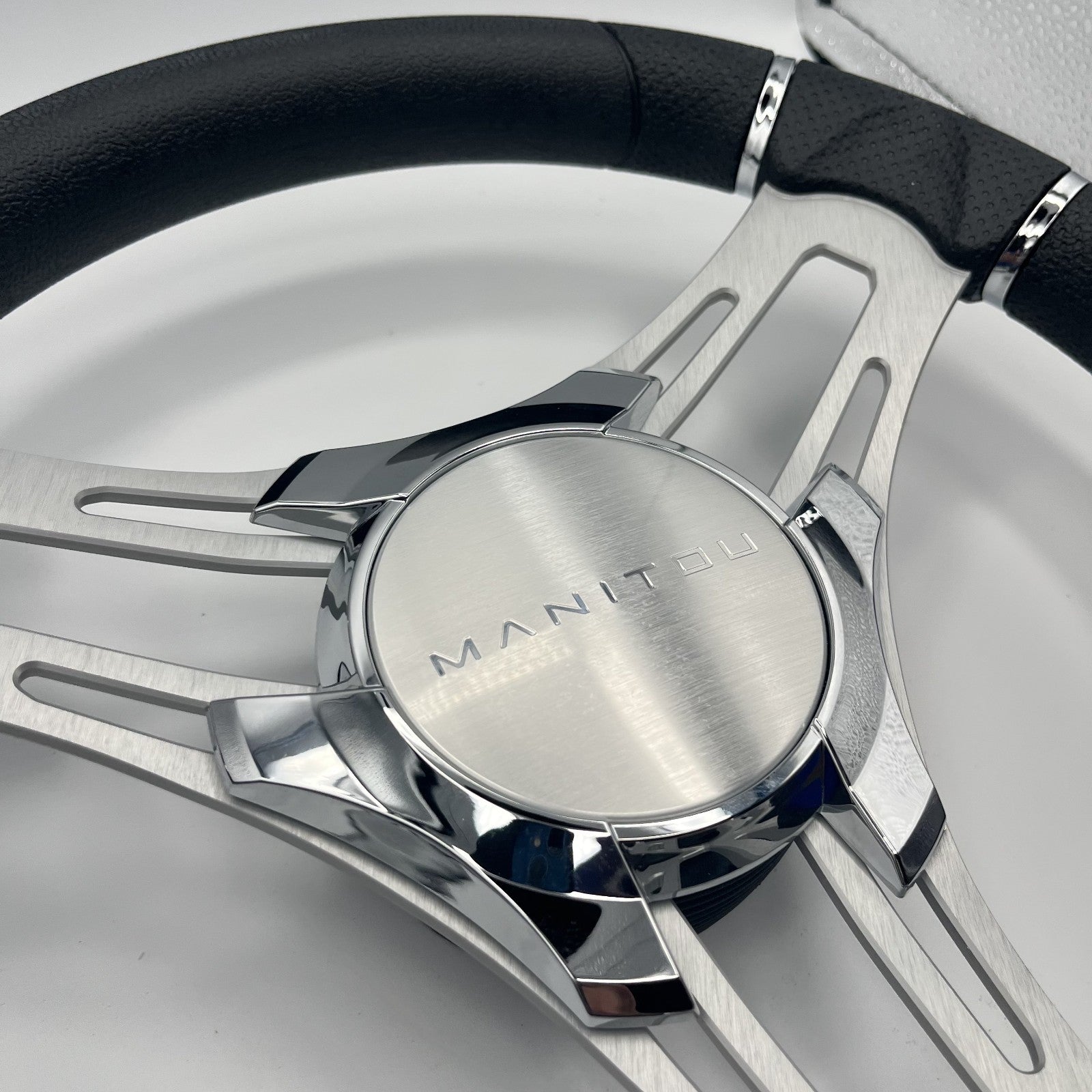 Verona Boat Steering Wheel Brush Alum Spoke | Manitou Boats