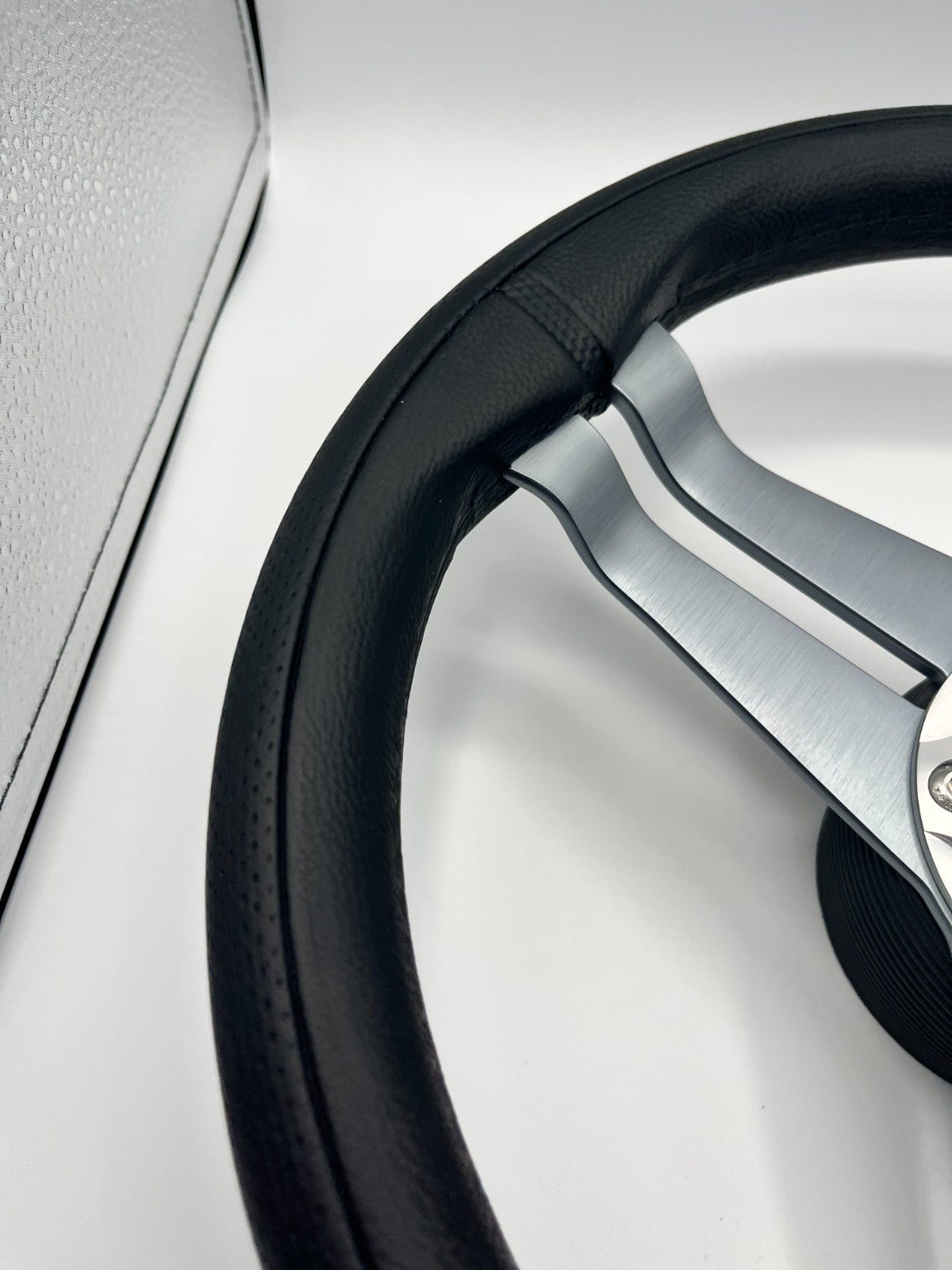 W208 Steering Wheel Gray Brushed Alum Spoke | SouthWind Deck Boats