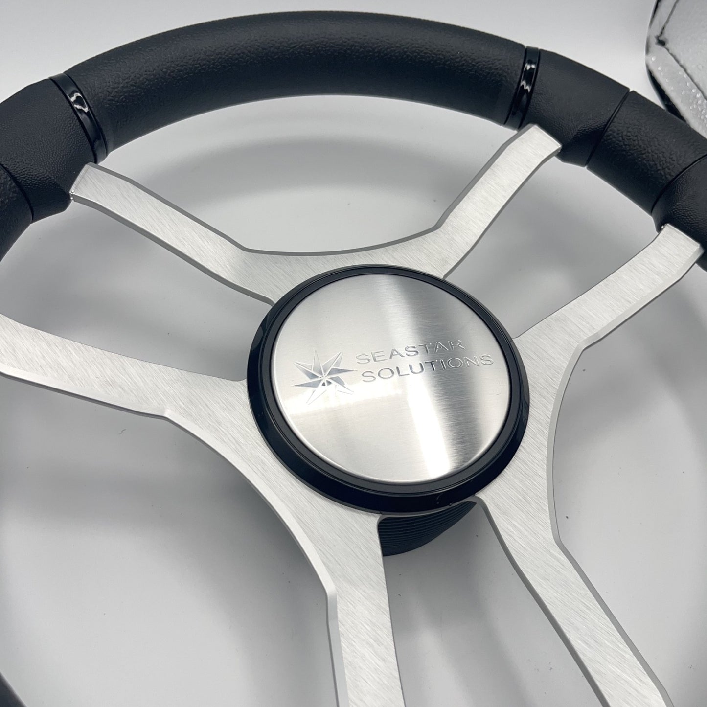Malera Boat Steering Wheel Brushed Aluminum Spokes | Seastar Solutions