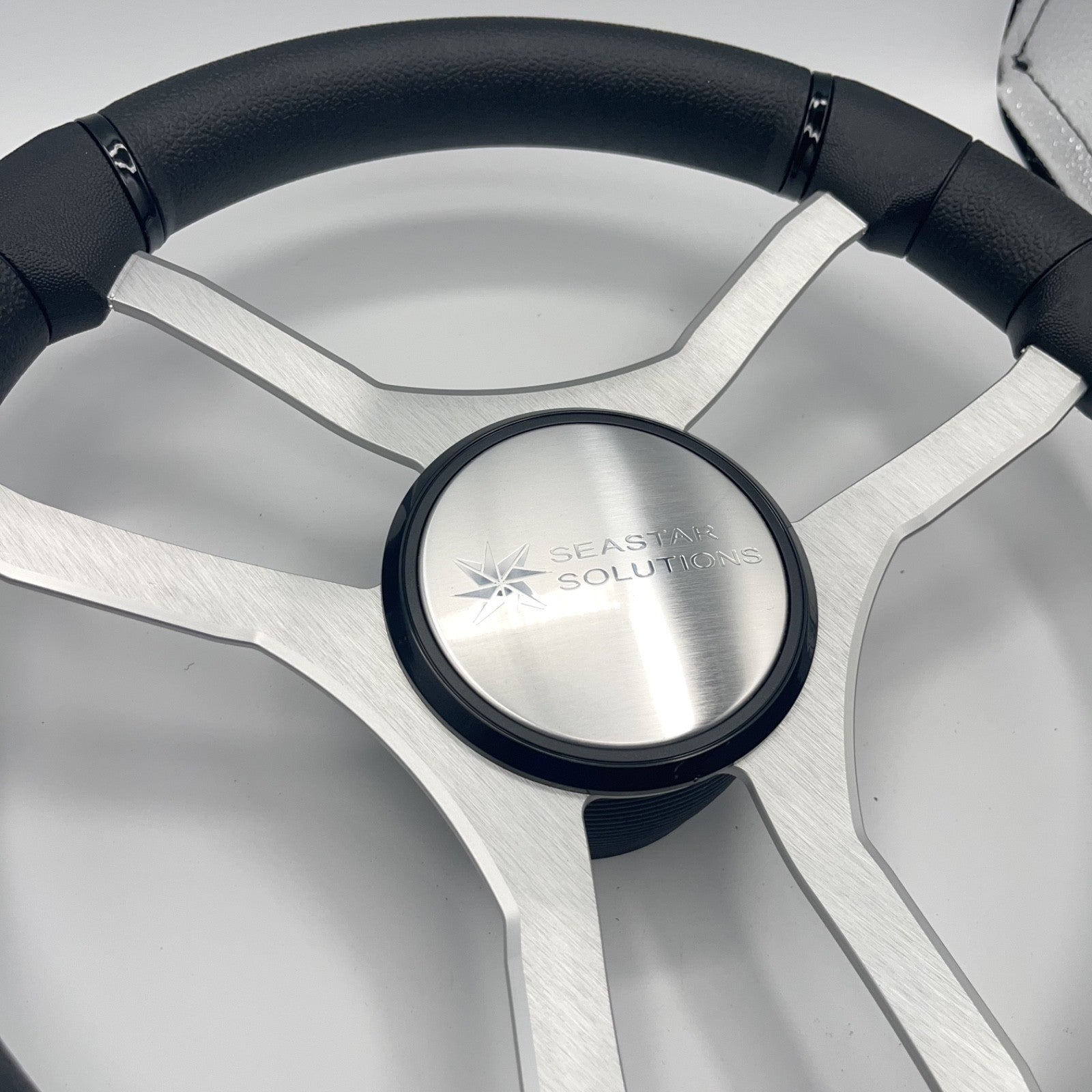 Malera Boat Steering Wheel Brushed Aluminum Spokes | Seastar Solutions