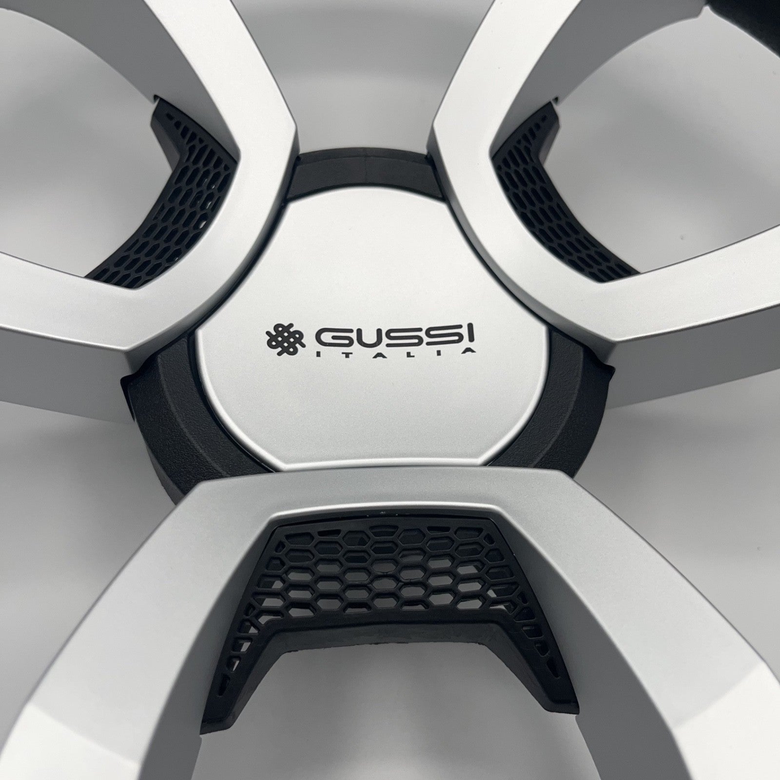 La Corte Boat Steering Wheel Silver Inserts | Gussi Italia Logo